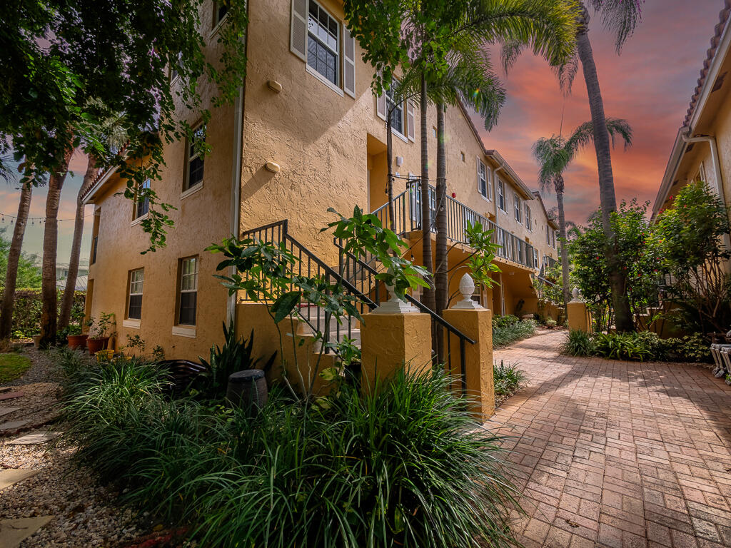 BAY REACH CONDO - Residential