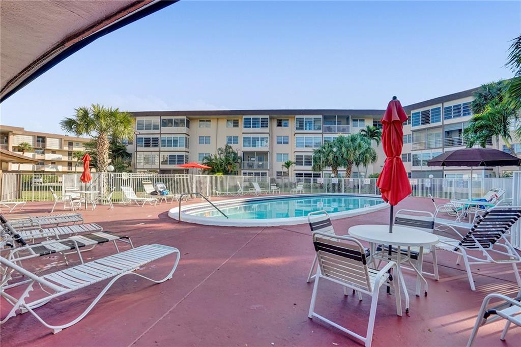 Lauderdale Oaks #8 - Residential