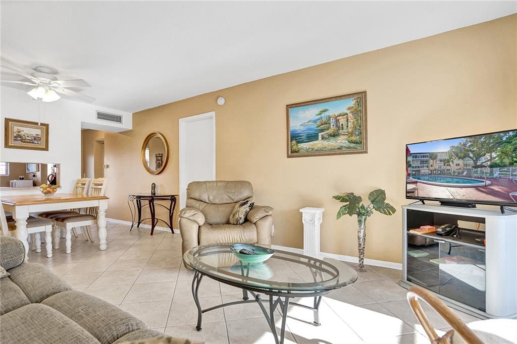 Lauderdale Oaks #8 - Residential