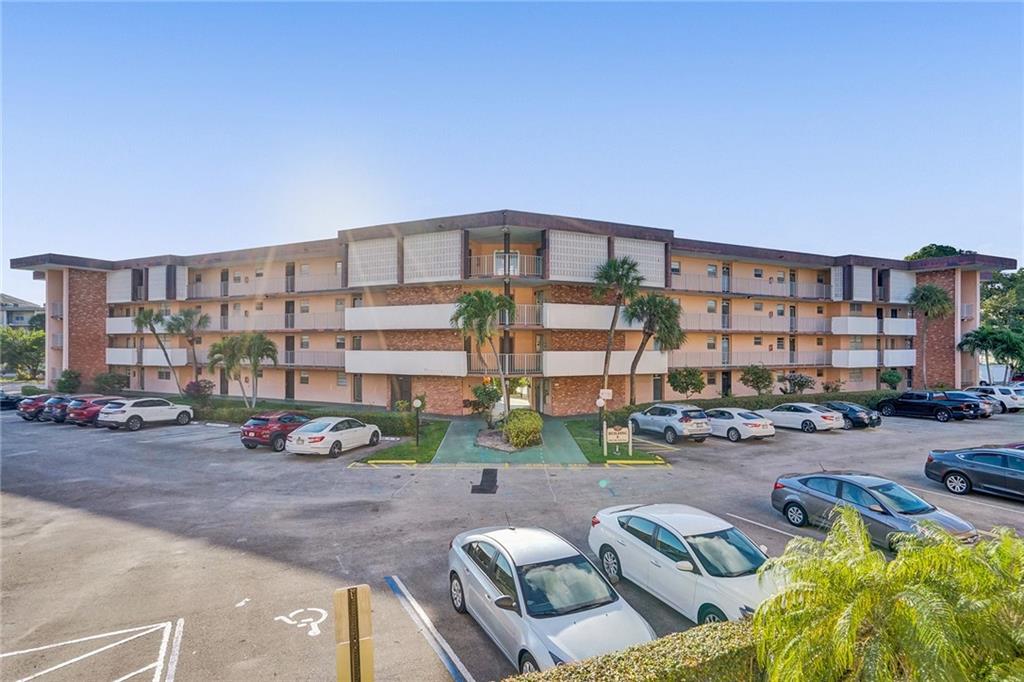 Lauderdale Oaks #8 - Residential