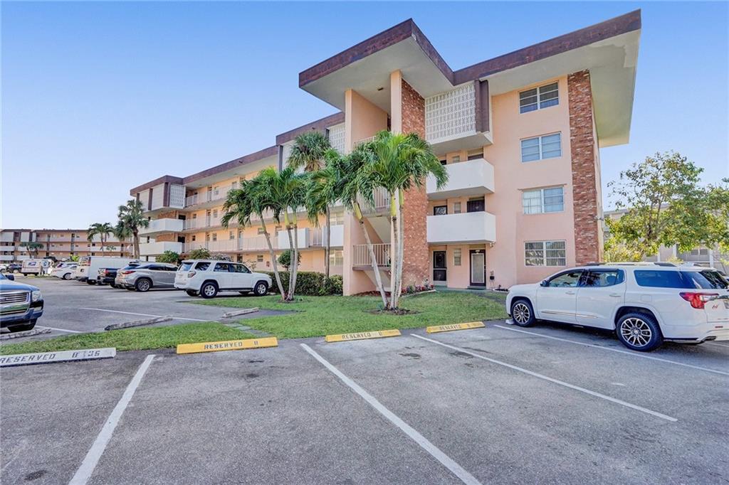 Lauderdale Oaks #8 - Residential