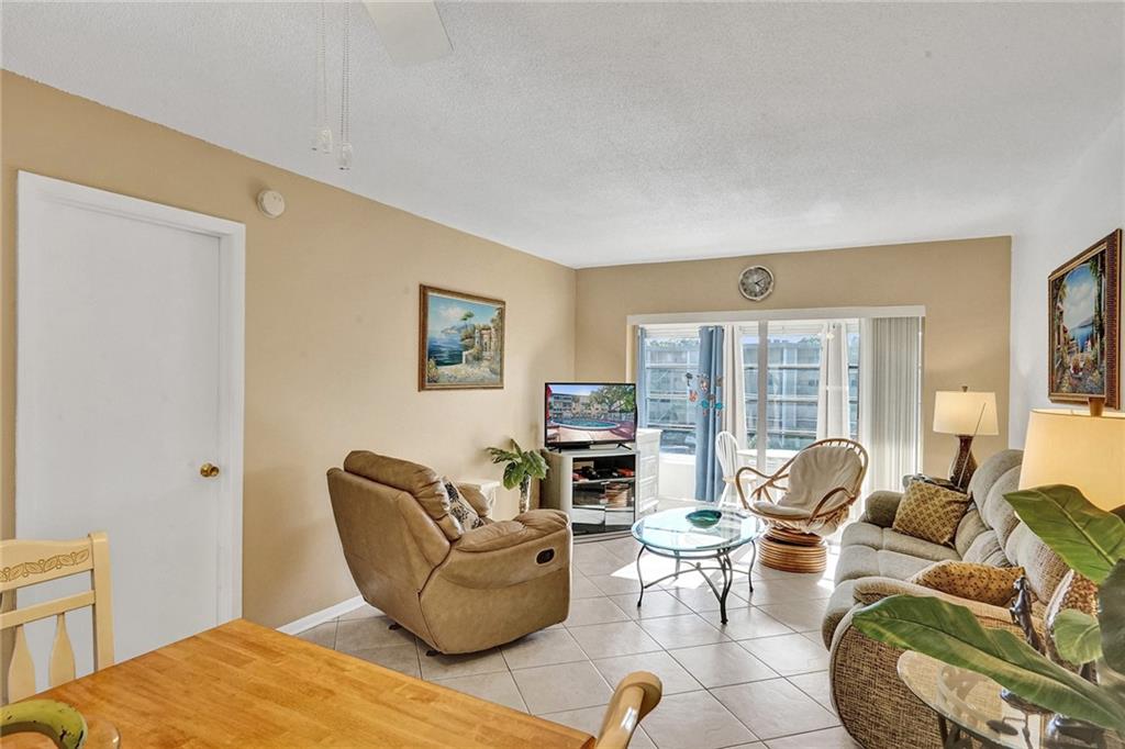 Lauderdale Oaks #8 - Residential