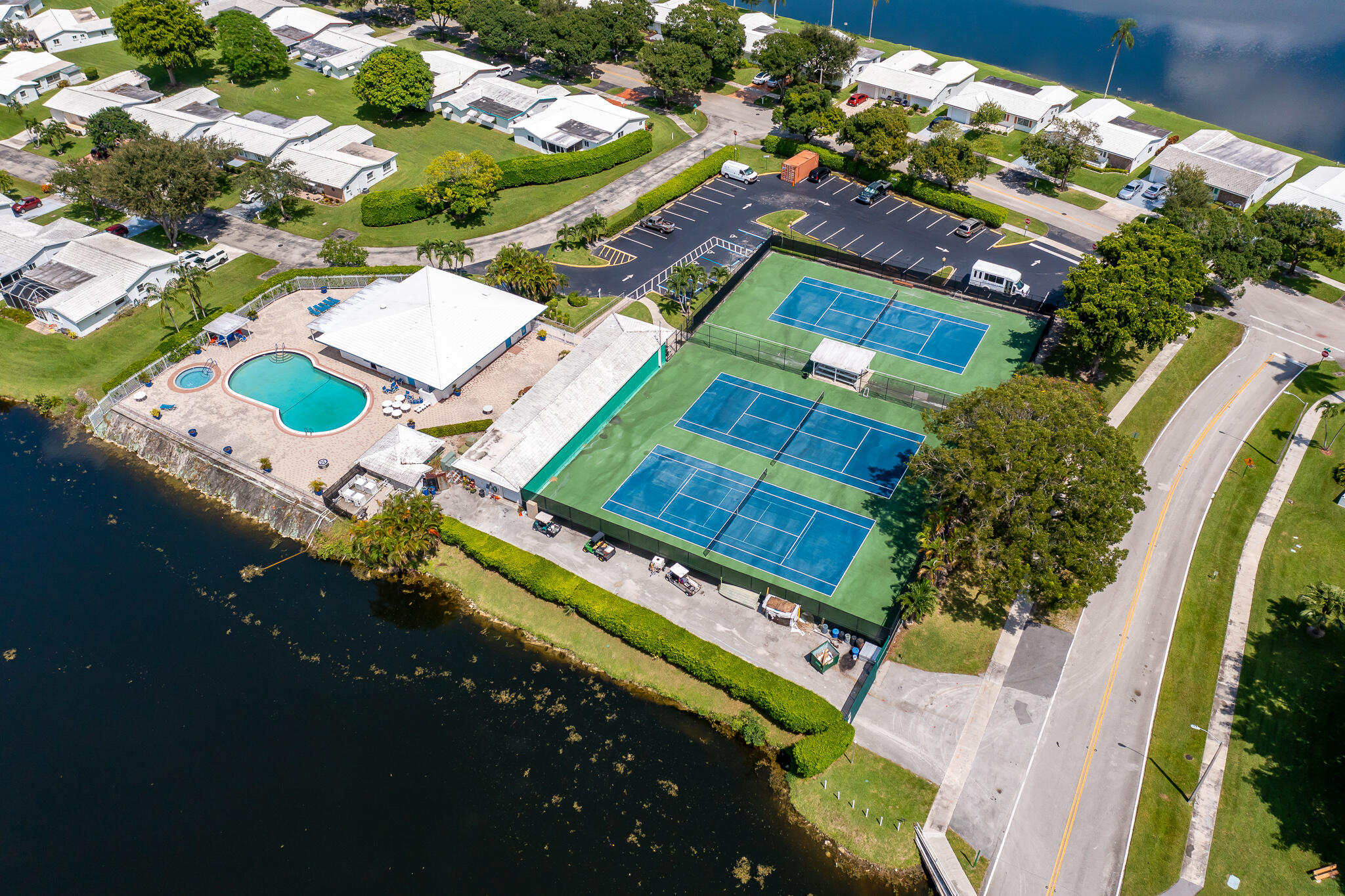 LAUDERDALE WEST CONDO NO XIII - Residential