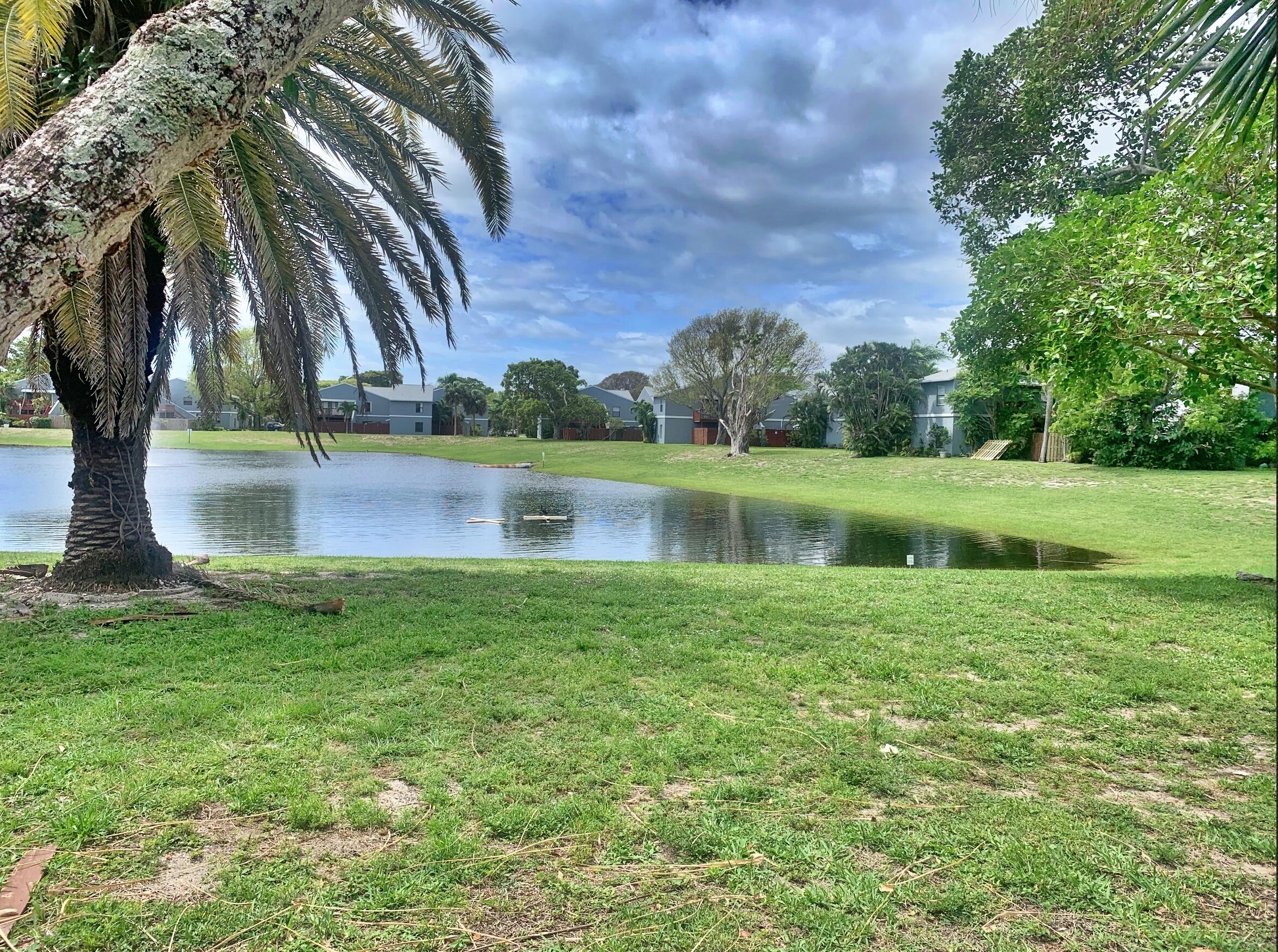 CROSSINGS OF BOYNTON BEACH COND - Residential Lease