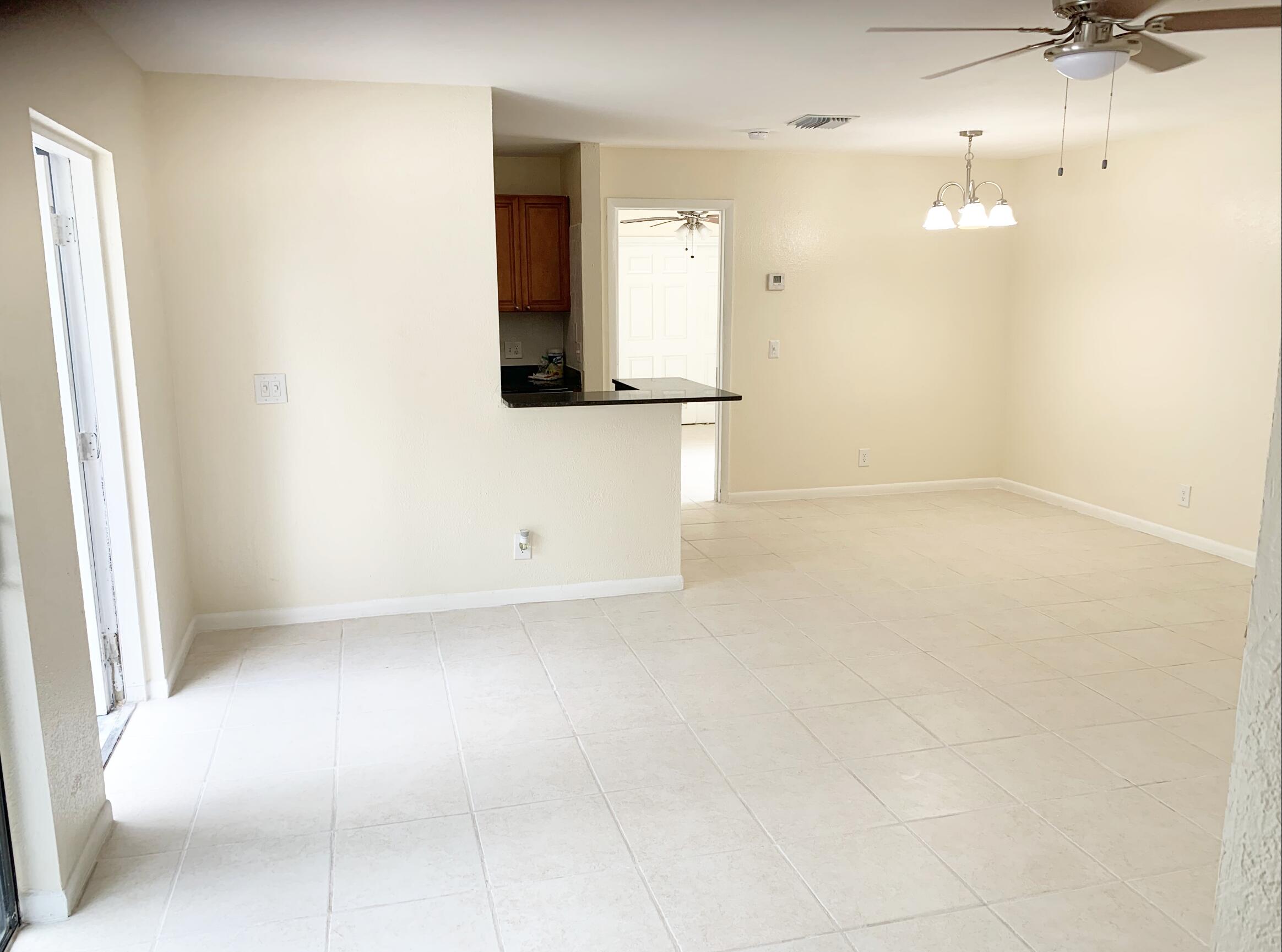 CROSSINGS OF BOYNTON BEACH COND - Residential Lease