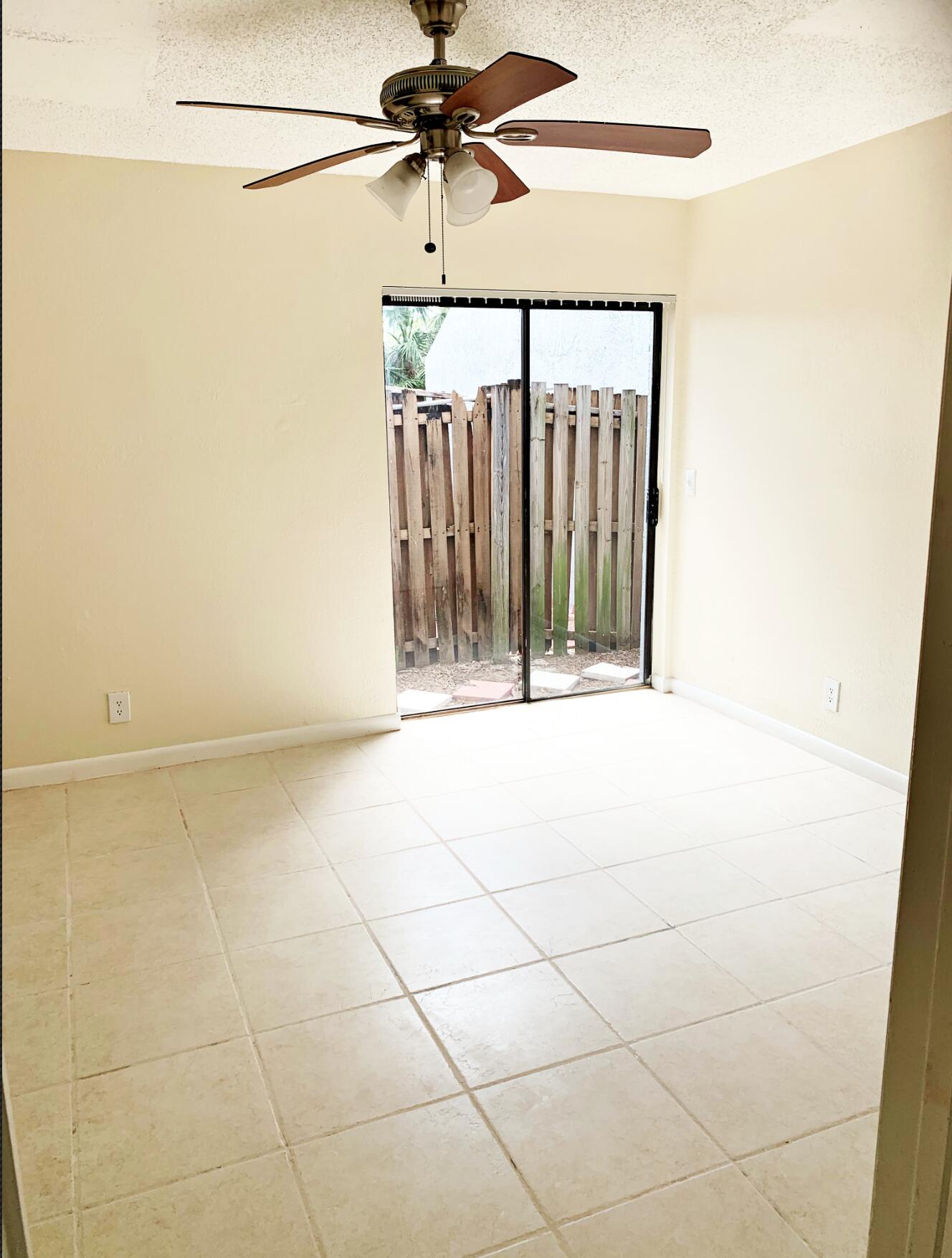 CROSSINGS OF BOYNTON BEACH COND - Residential Lease