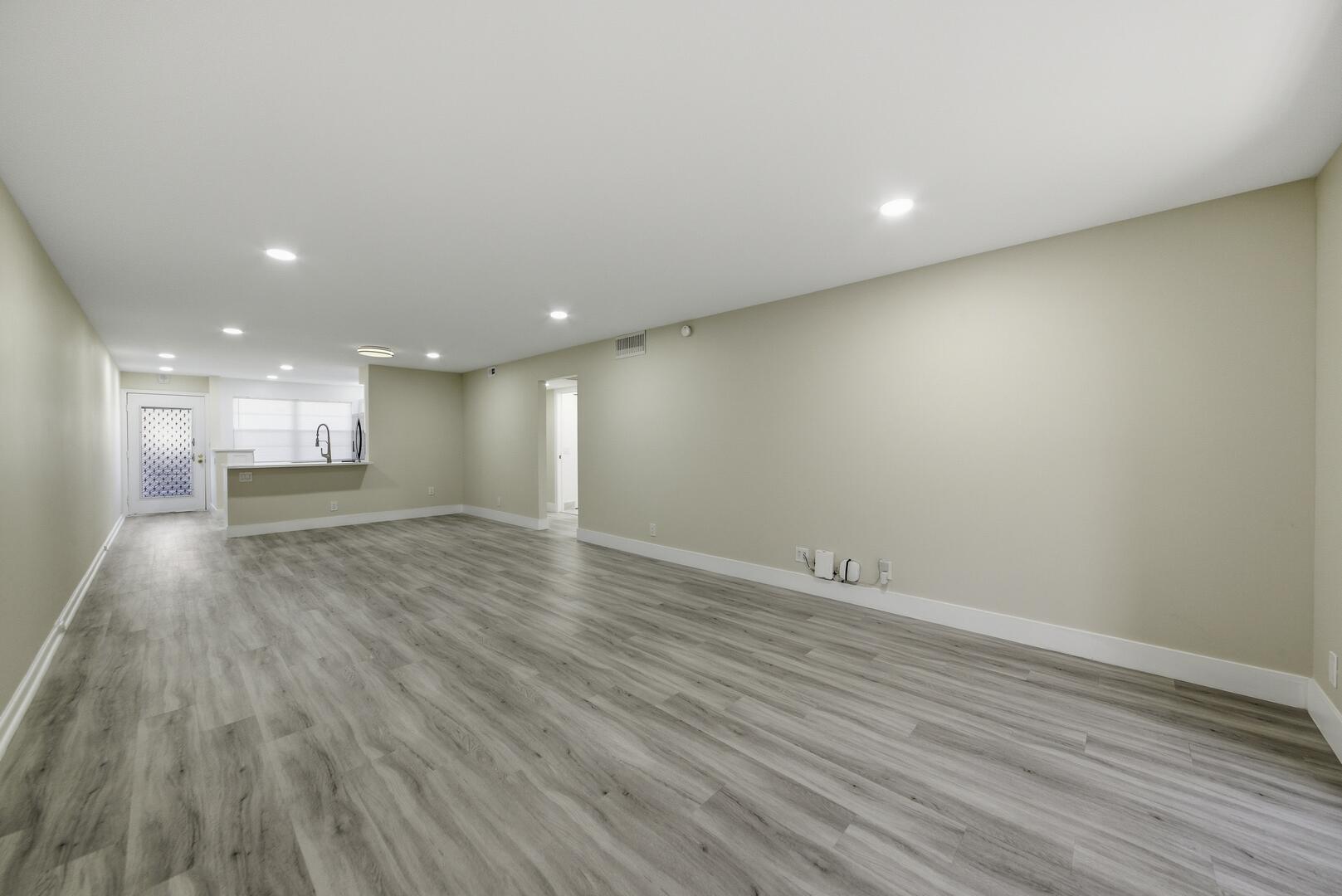 VICTORIA VILLAGE F CONDO - Residential
