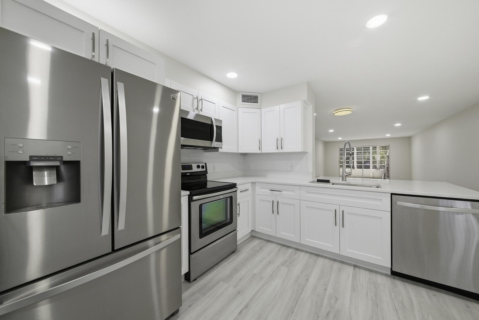 VICTORIA VILLAGE F CONDO - Residential