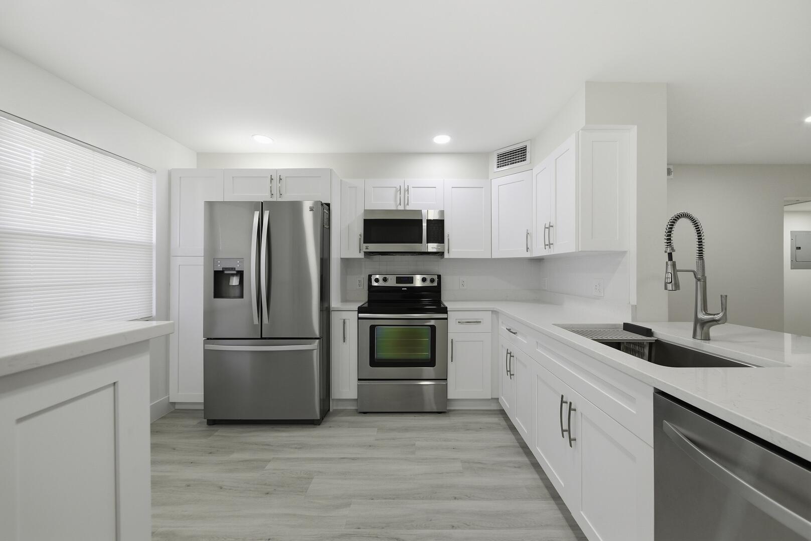 VICTORIA VILLAGE F CONDO - Residential