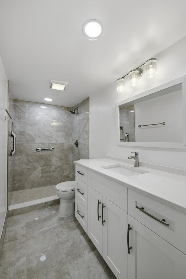 VICTORIA VILLAGE F CONDO - Residential