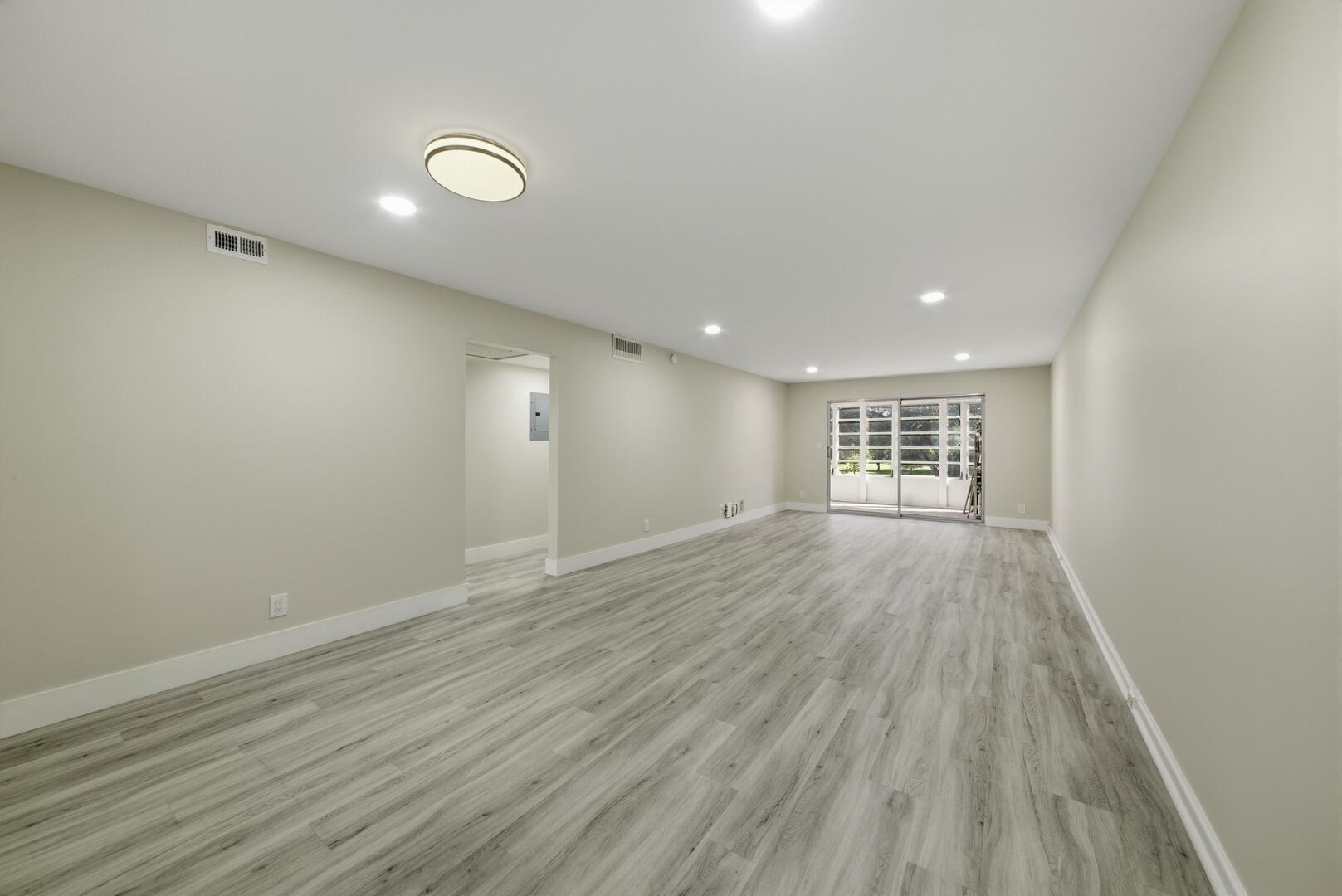 VICTORIA VILLAGE F CONDO - Residential