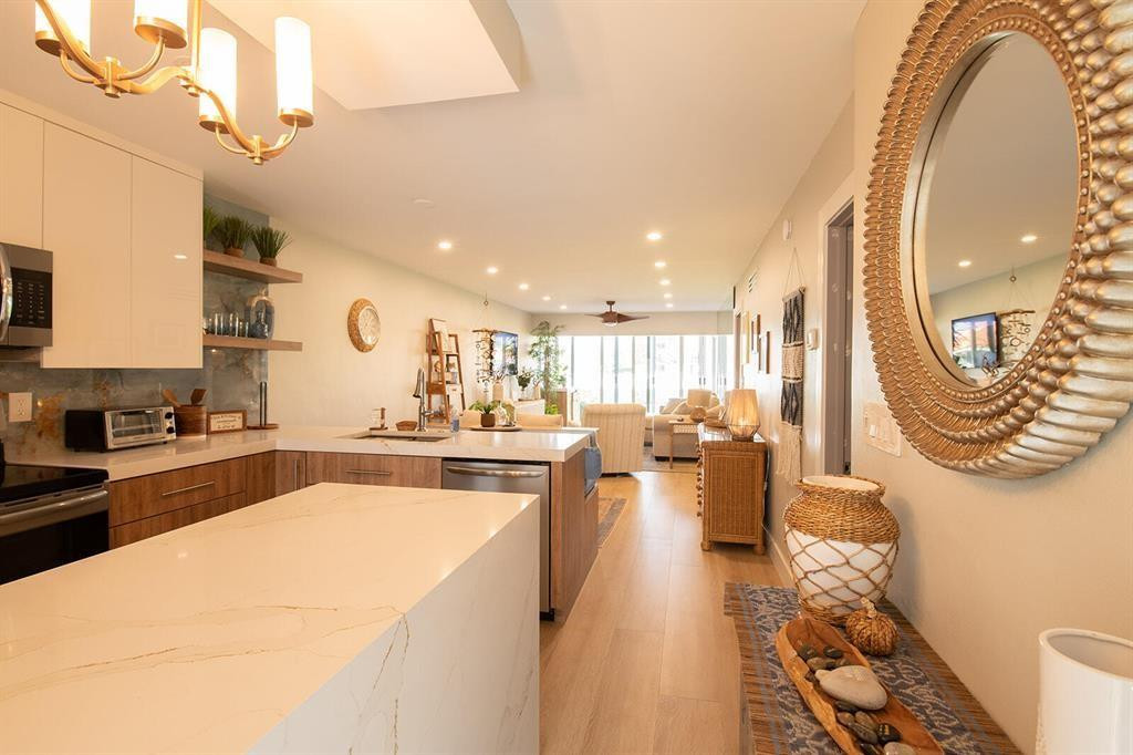 Penthouse North - Residential