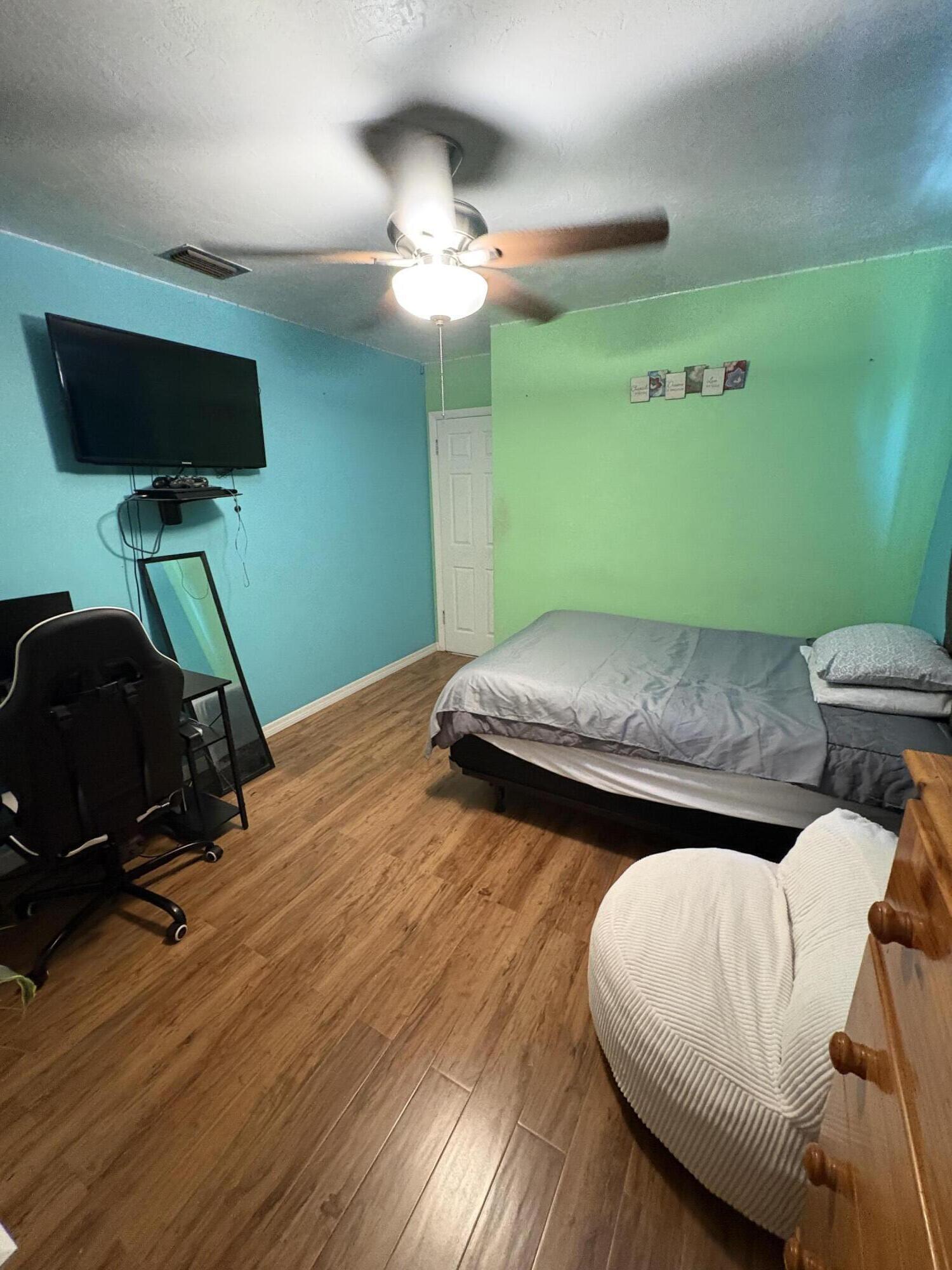 MIRAMAR PARK FIRST ADD - Residential Lease