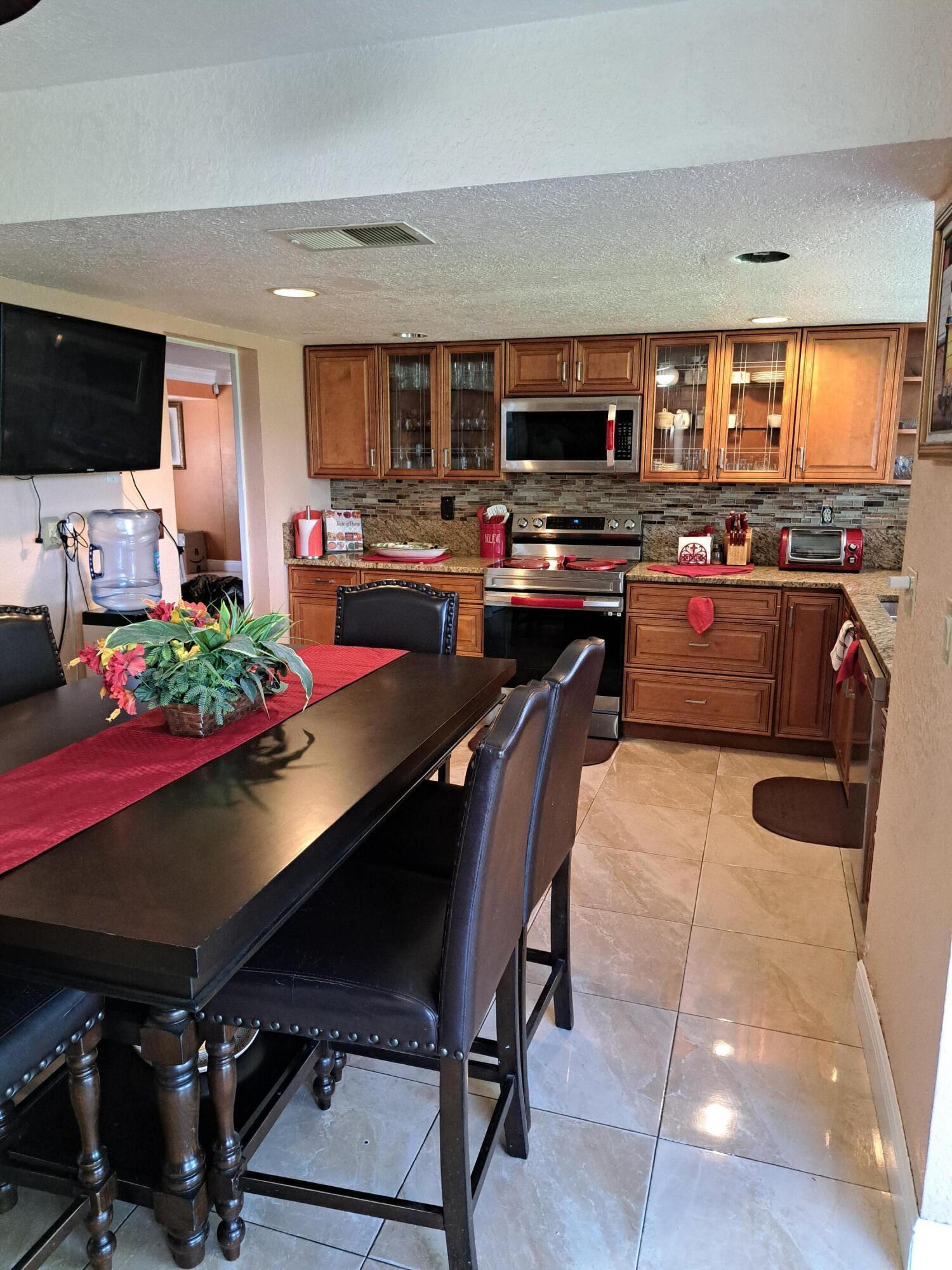 MIRAMAR PARK FIRST ADD - Residential Lease