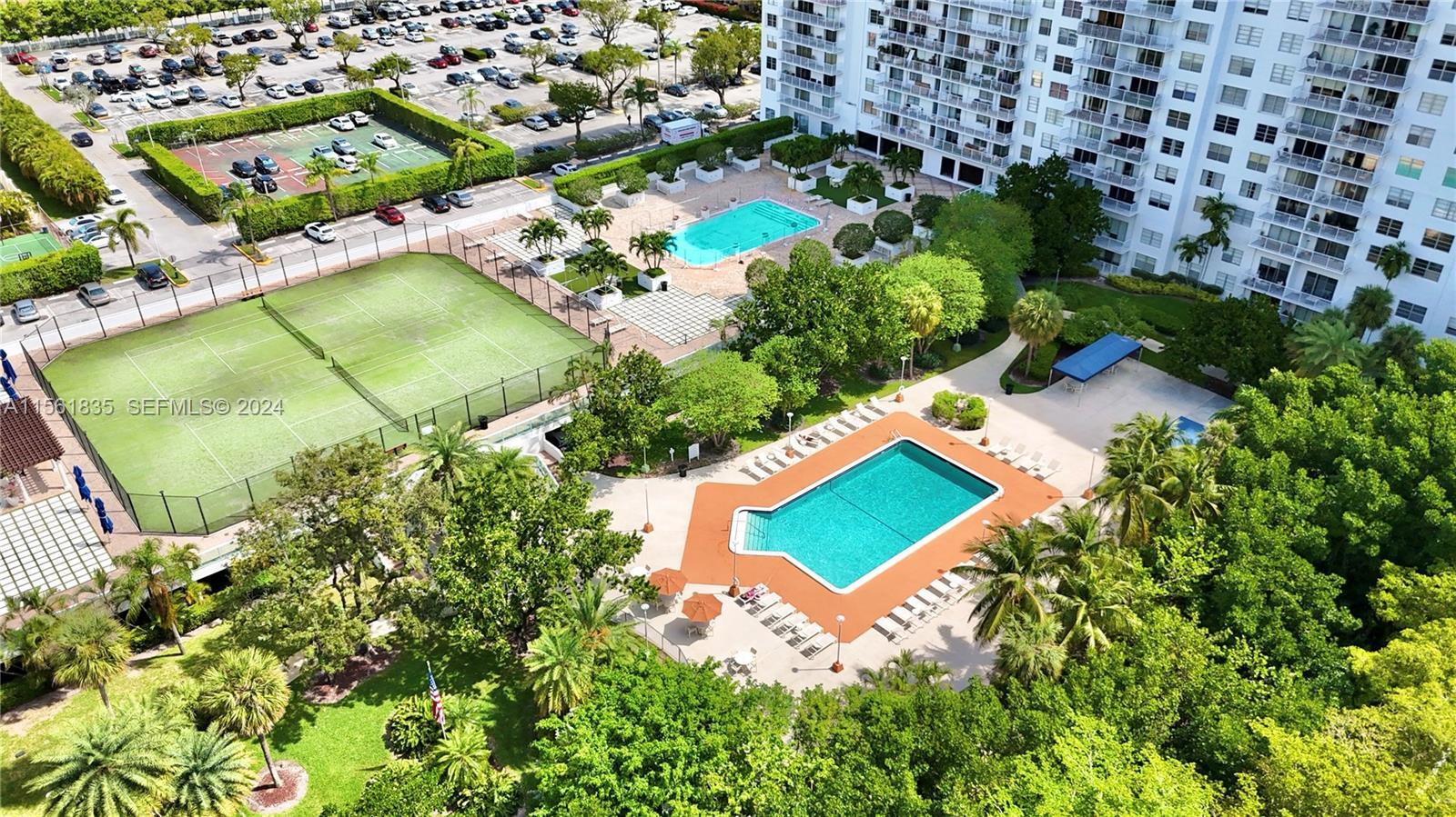 ADMIRALS PORT CONDO - EAST BLDG - Residential