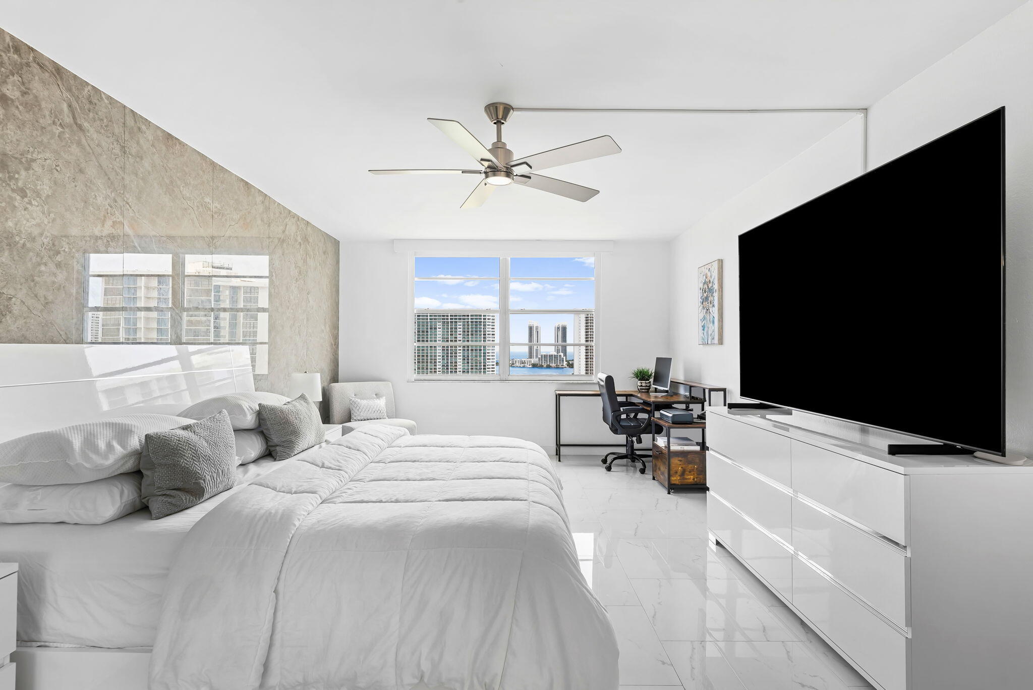 ADMIRALS PORT CONDO - EAST BLDG - Residential