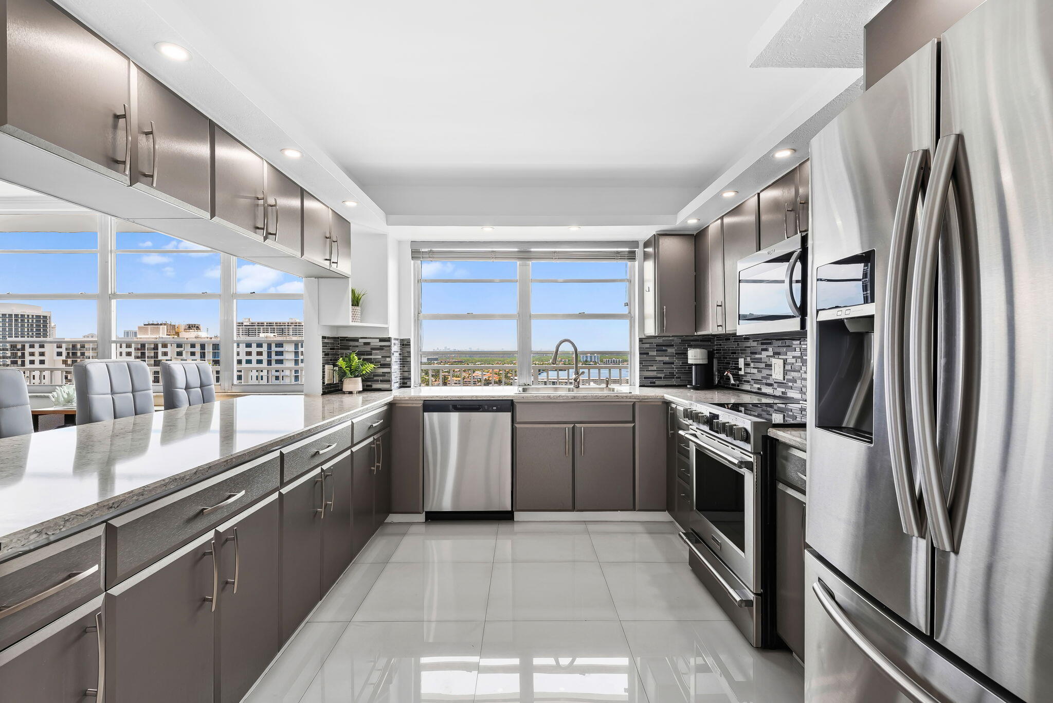 ADMIRALS PORT CONDO - EAST BLDG - Residential