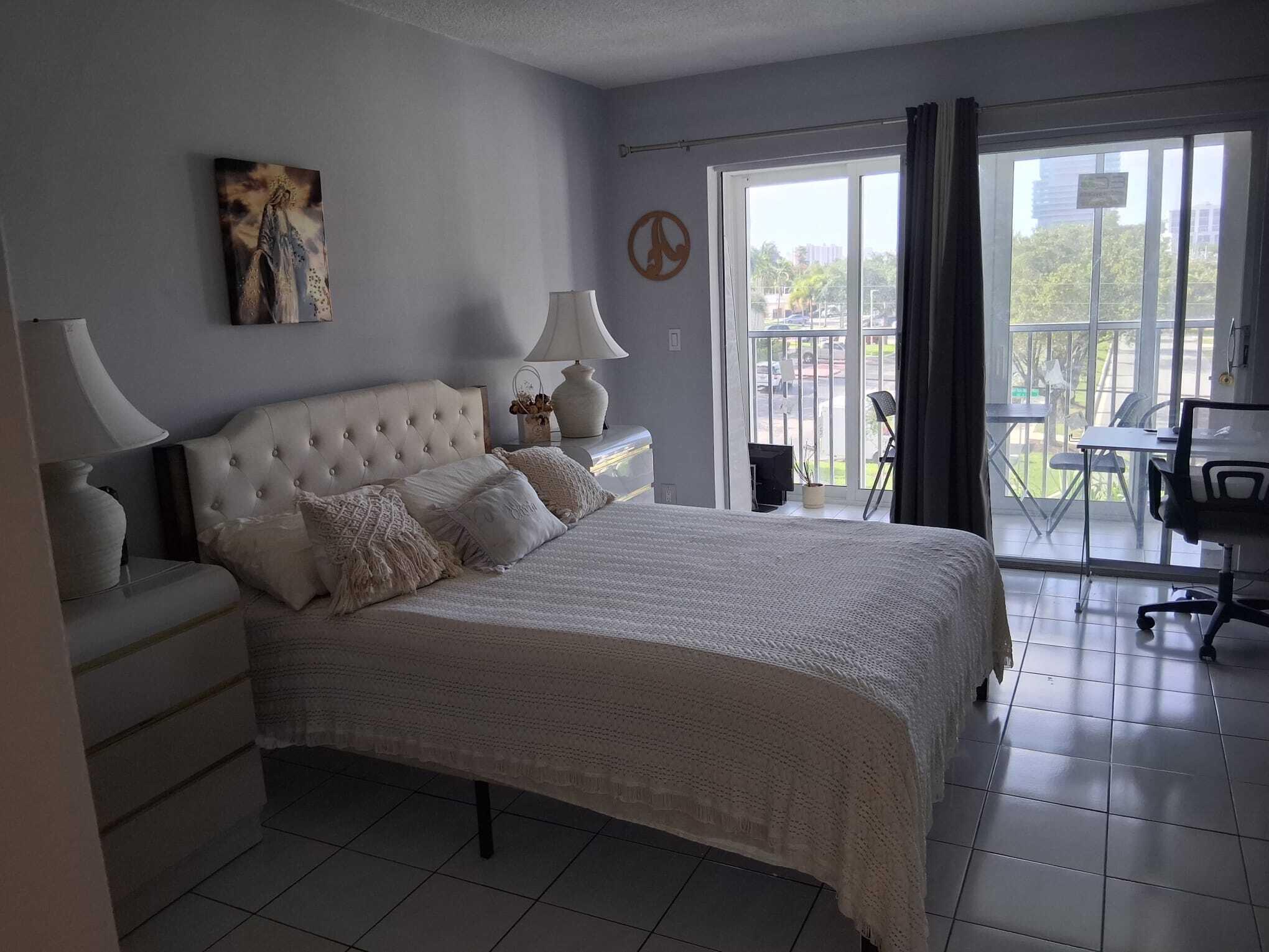 SECOND GULFSTREAM GARDEN - Residential