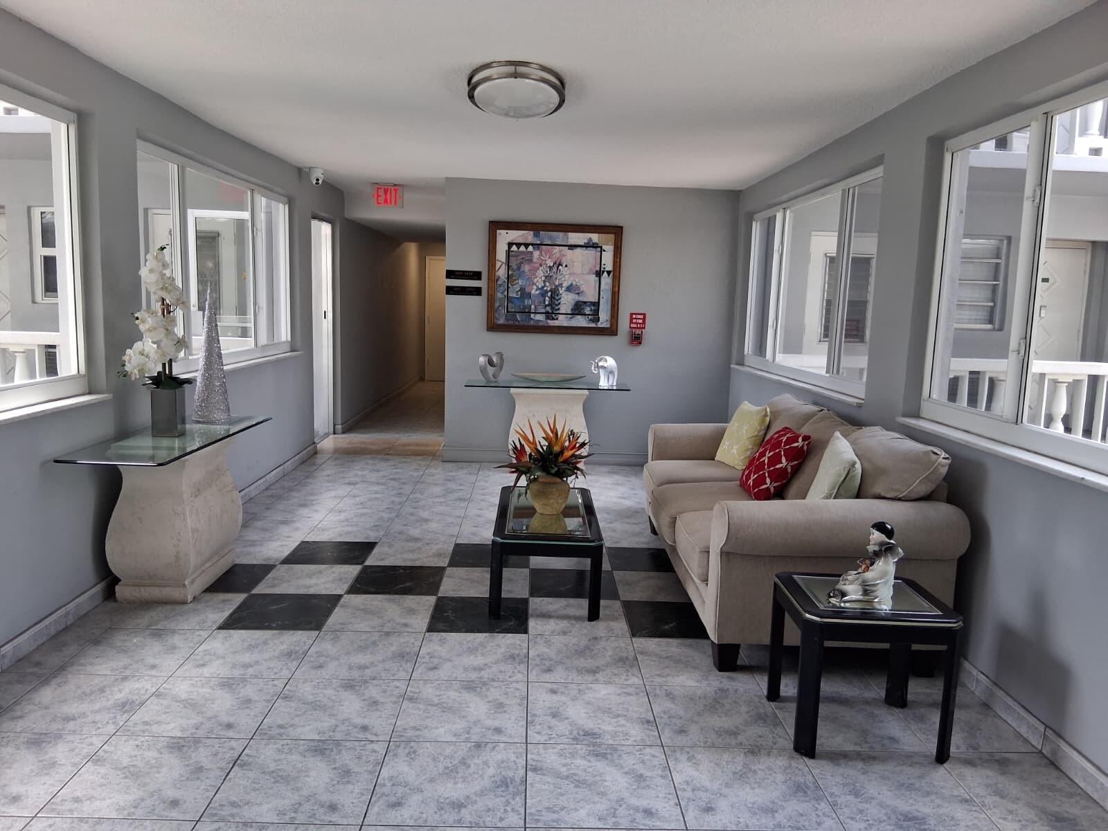 SECOND GULFSTREAM GARDEN - Residential
