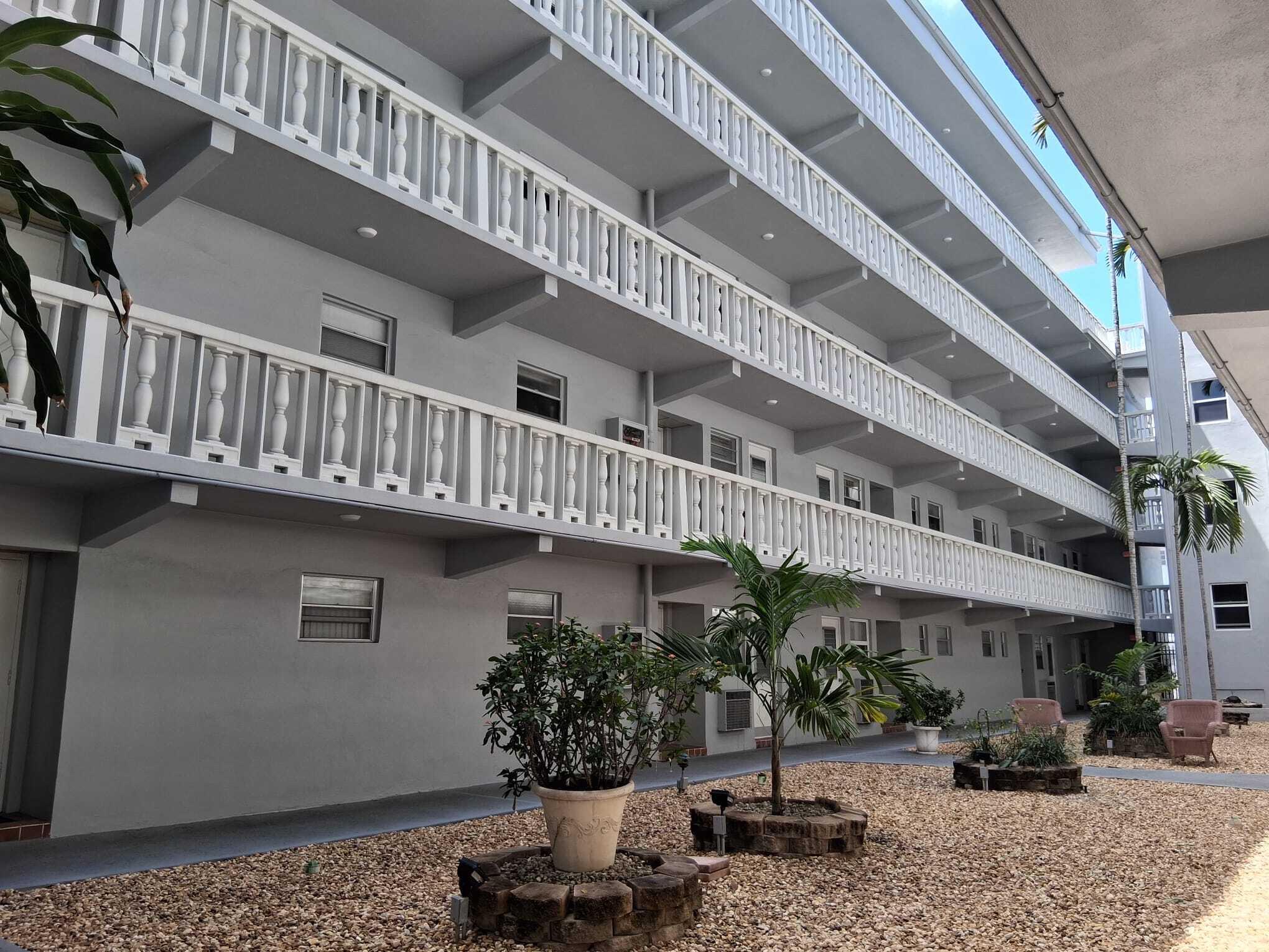SECOND GULFSTREAM GARDEN - Residential
