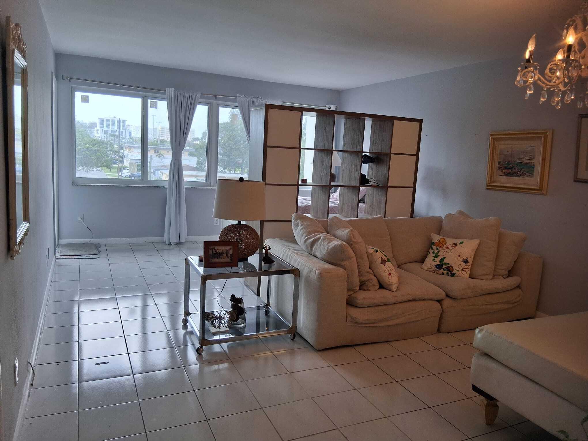 SECOND GULFSTREAM GARDEN - Residential