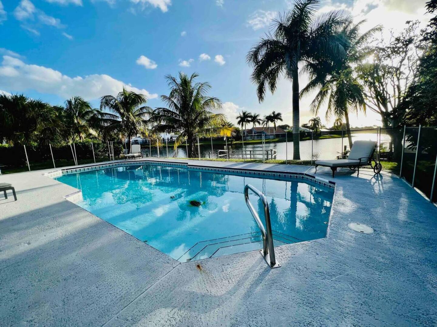 GREENVIEW SHORES 2 OF WELLINGTON - Residential