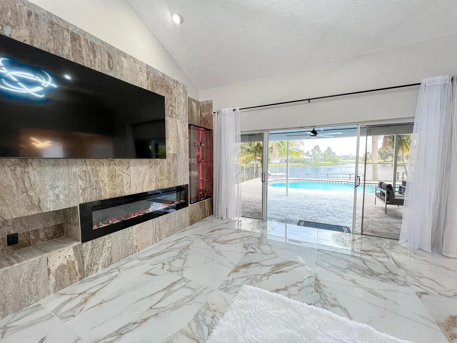 GREENVIEW SHORES 2 OF WELLINGTON - Residential