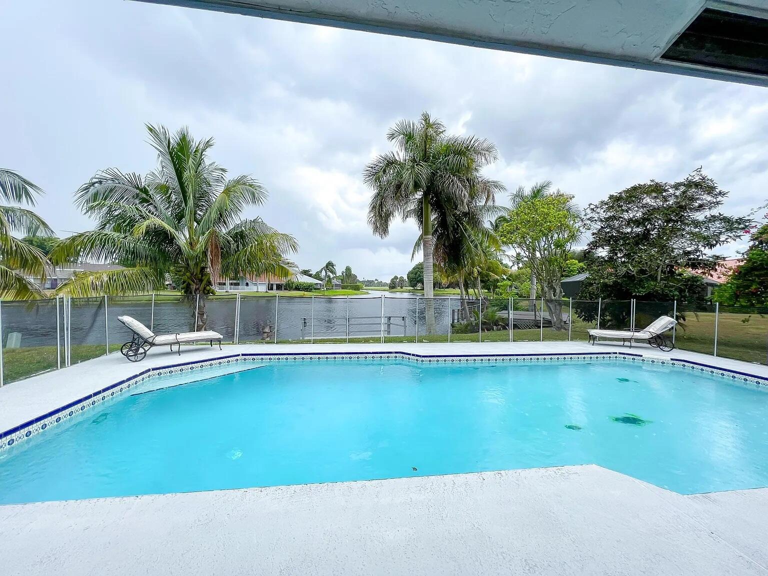 GREENVIEW SHORES 2 OF WELLINGTON - Residential