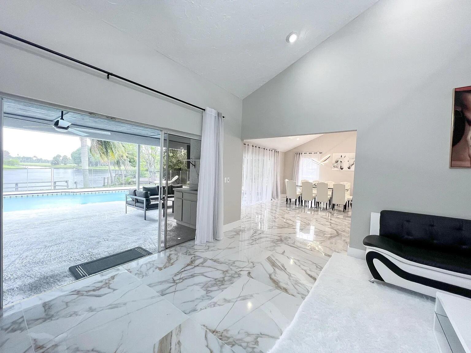 GREENVIEW SHORES 2 OF WELLINGTON - Residential