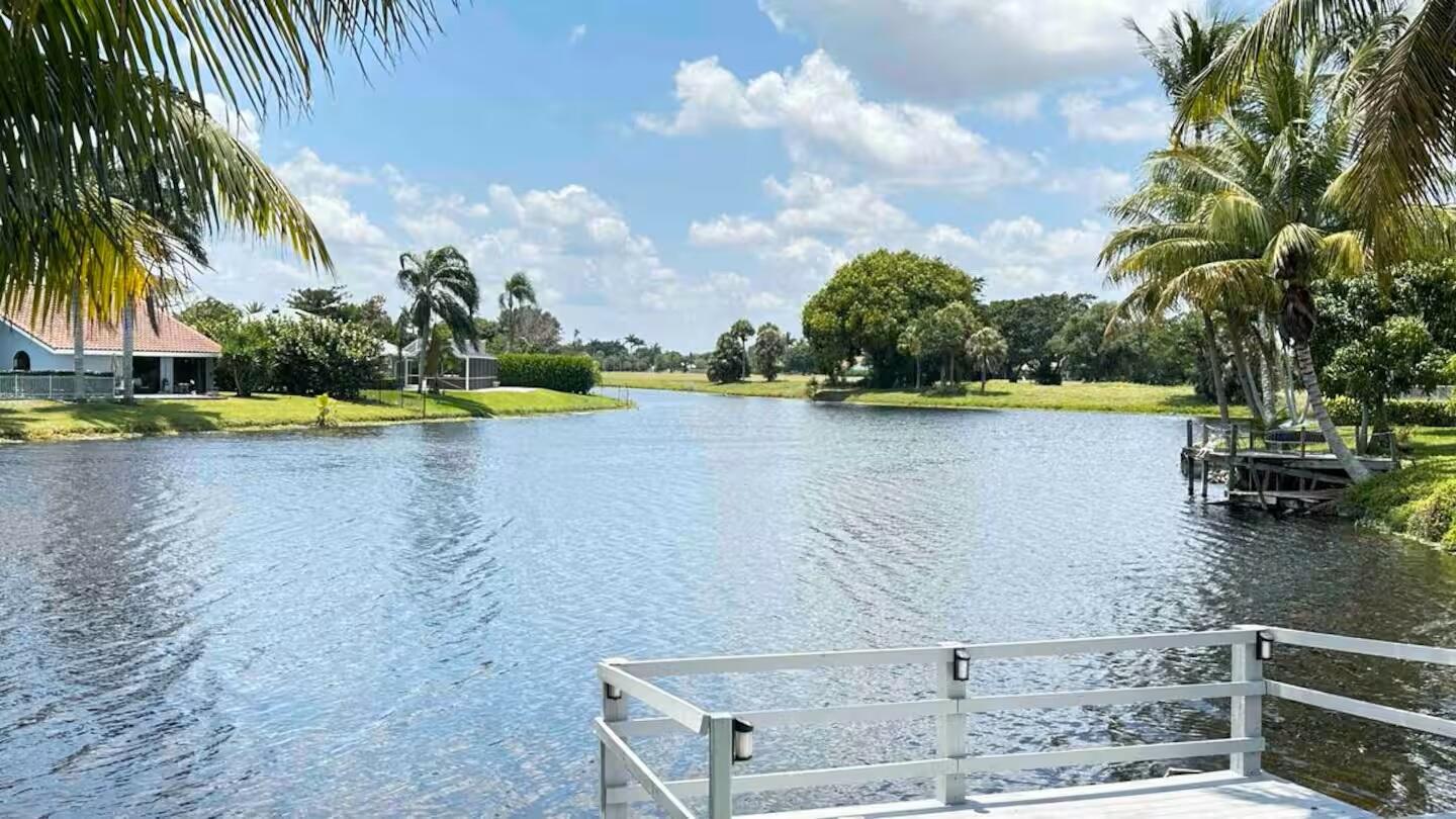GREENVIEW SHORES 2 OF WELLINGTON - Residential