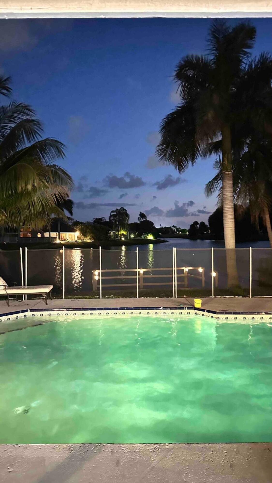 GREENVIEW SHORES 2 OF WELLINGTON - Residential