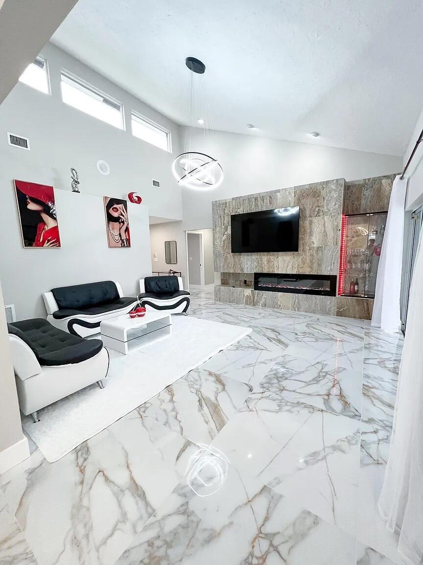 GREENVIEW SHORES 2 OF WELLINGTON - Residential