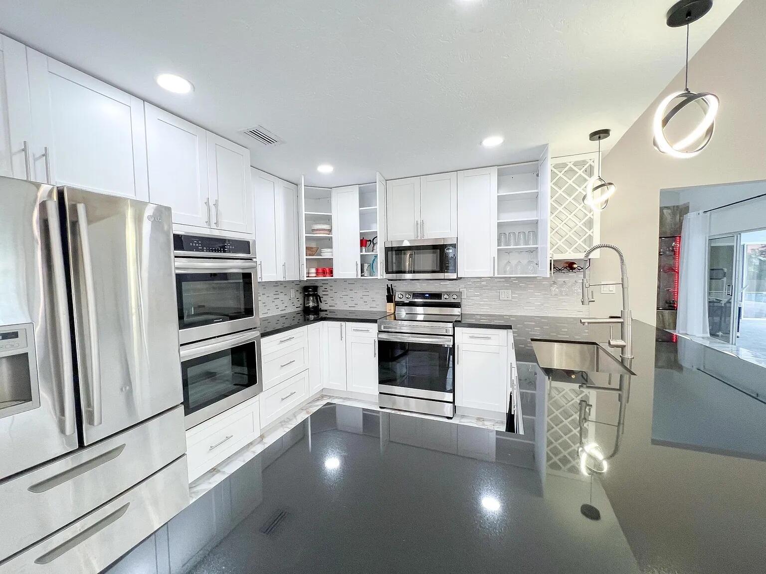 GREENVIEW SHORES 2 OF WELLINGTON - Residential