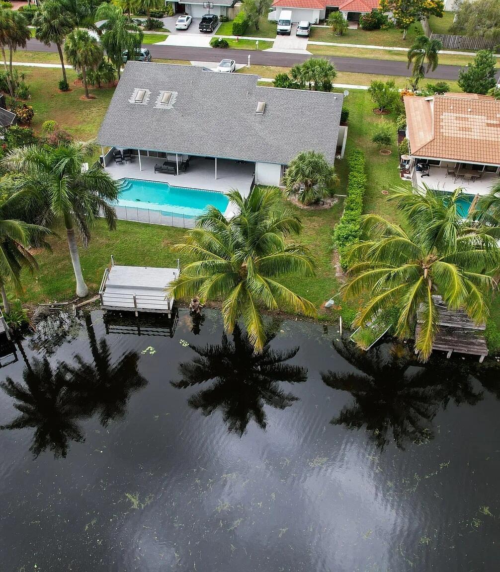GREENVIEW SHORES 2 OF WELLINGTON - Residential