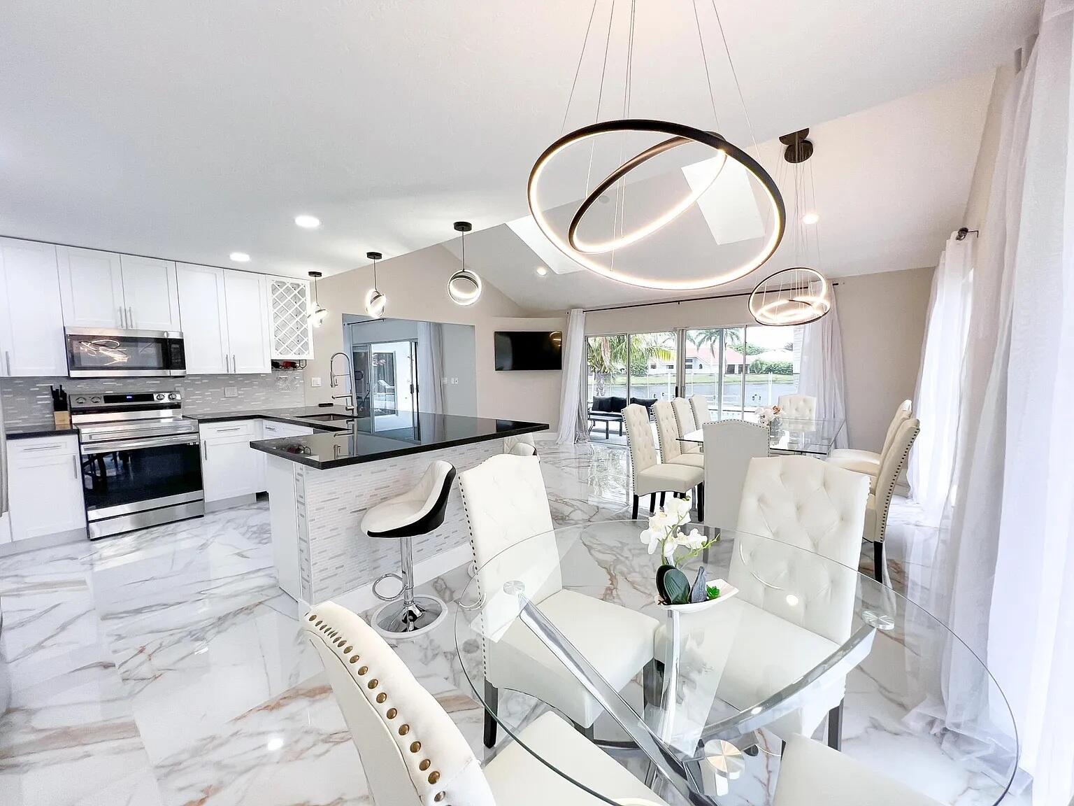 GREENVIEW SHORES 2 OF WELLINGTON - Residential