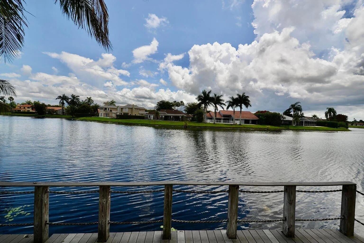 GREENVIEW SHORES 2 OF WELLINGTON - Residential