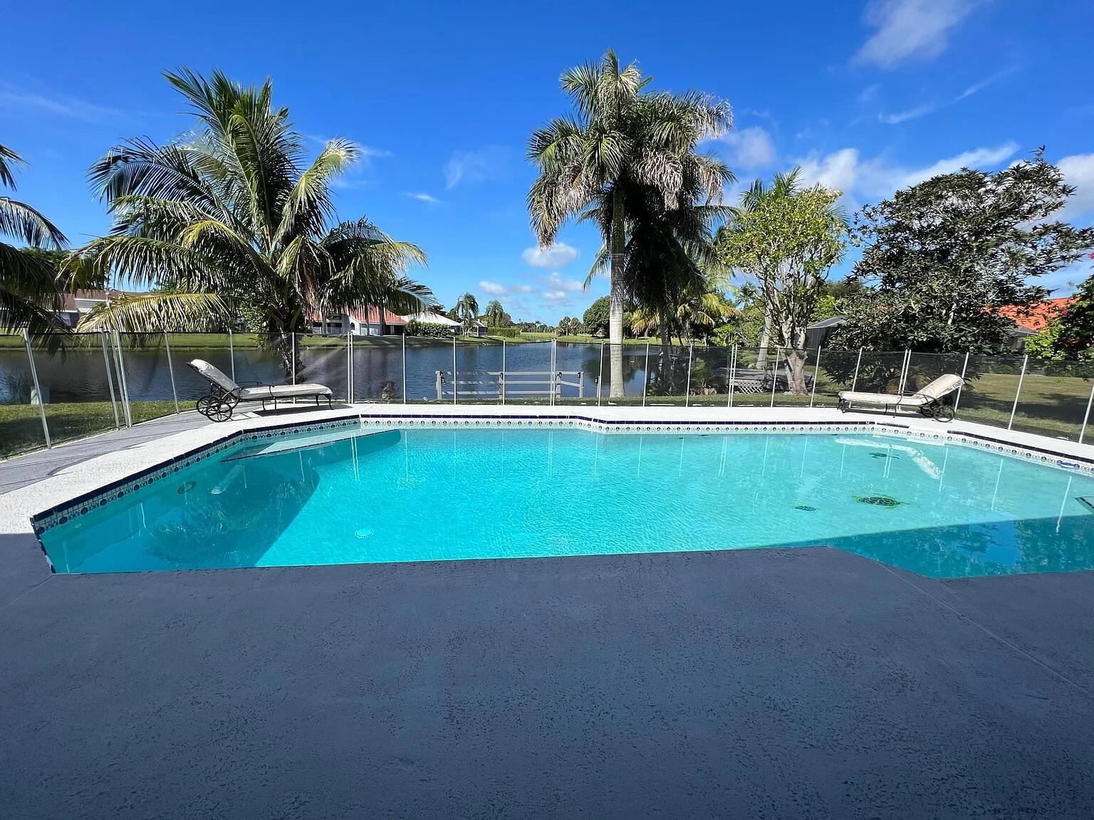 GREENVIEW SHORES 2 OF WELLINGTON - Residential