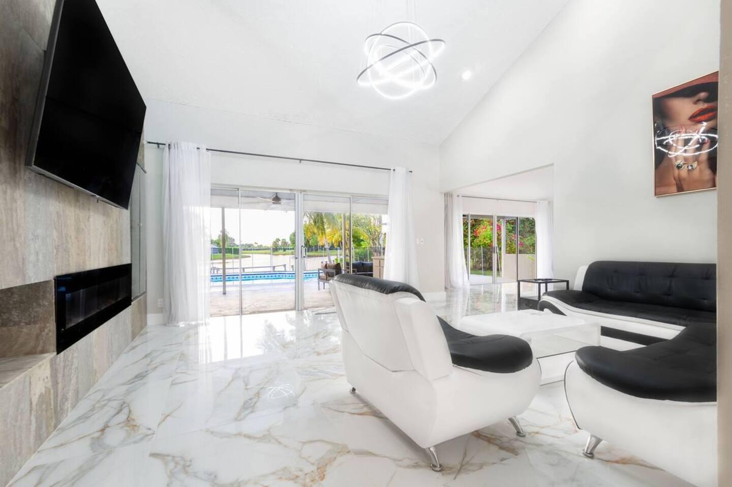 GREENVIEW SHORES 2 OF WELLINGTON - Residential