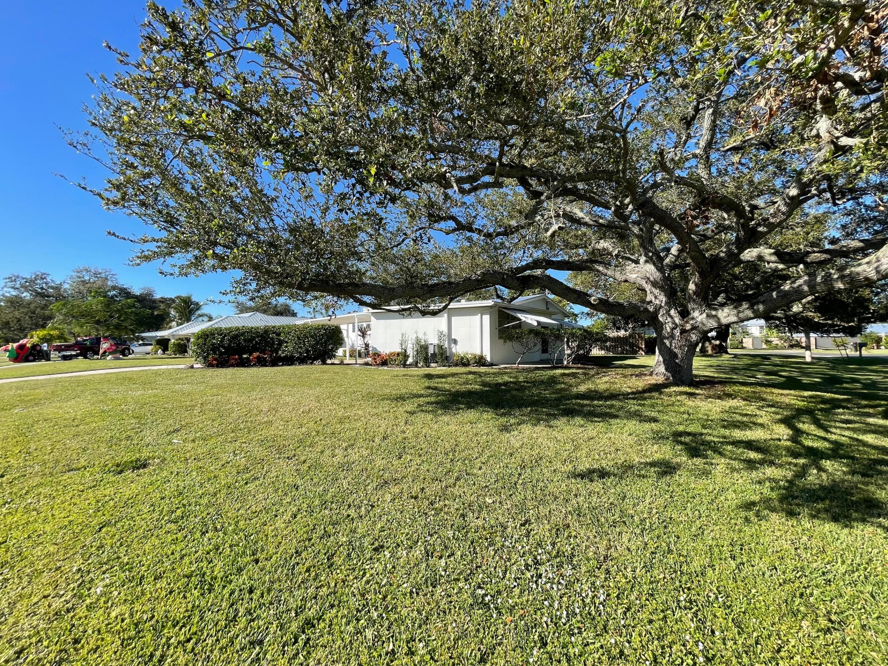 VERO SHORES UNIT 1 - Residential