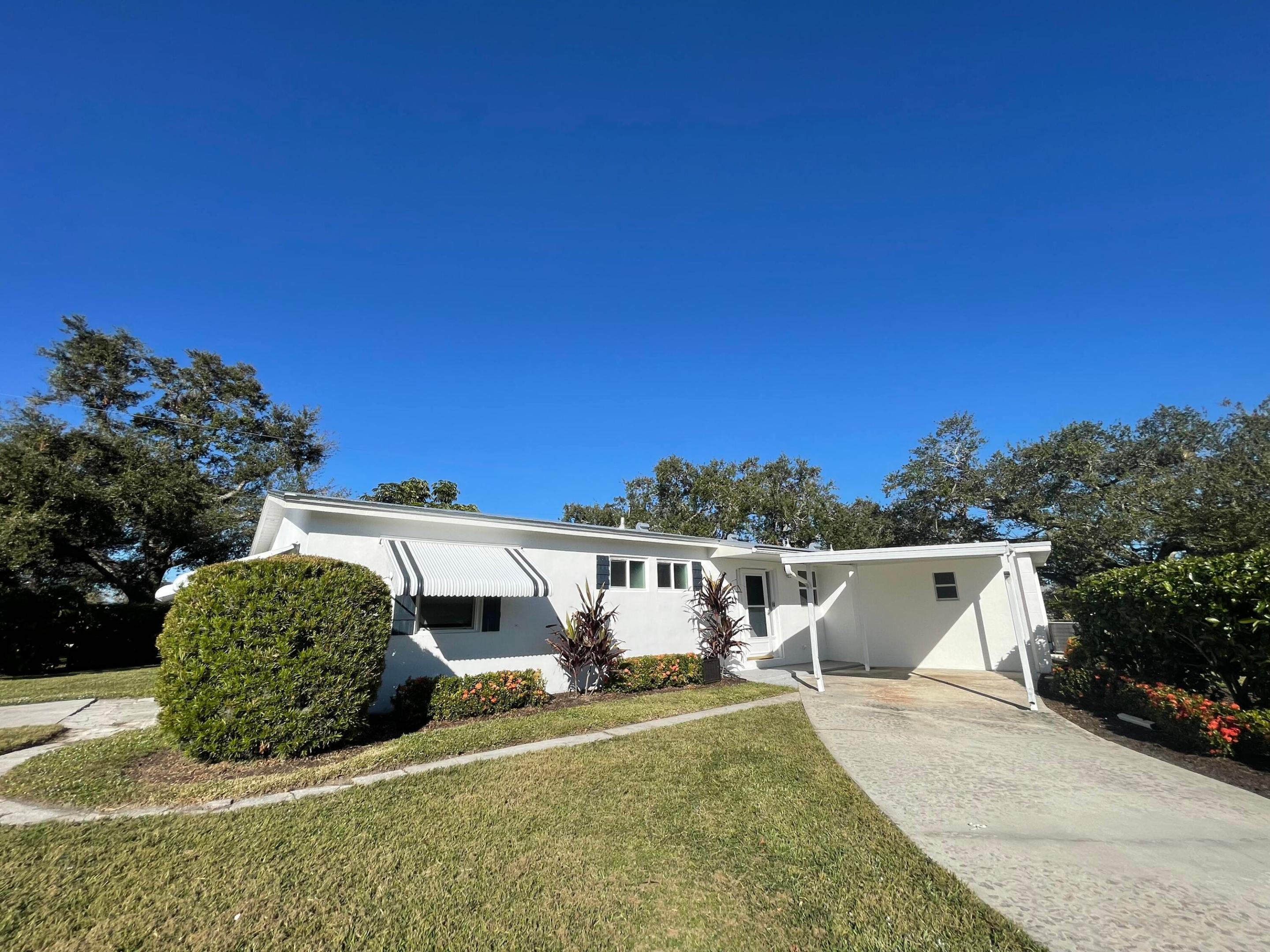 VERO SHORES UNIT 1 - Residential