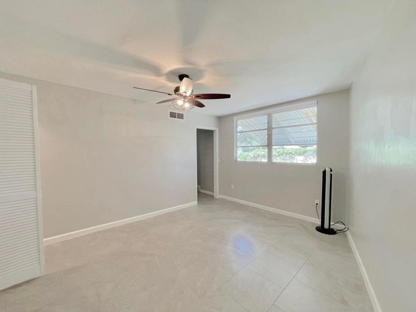 VERO SHORES UNIT 1 - Residential