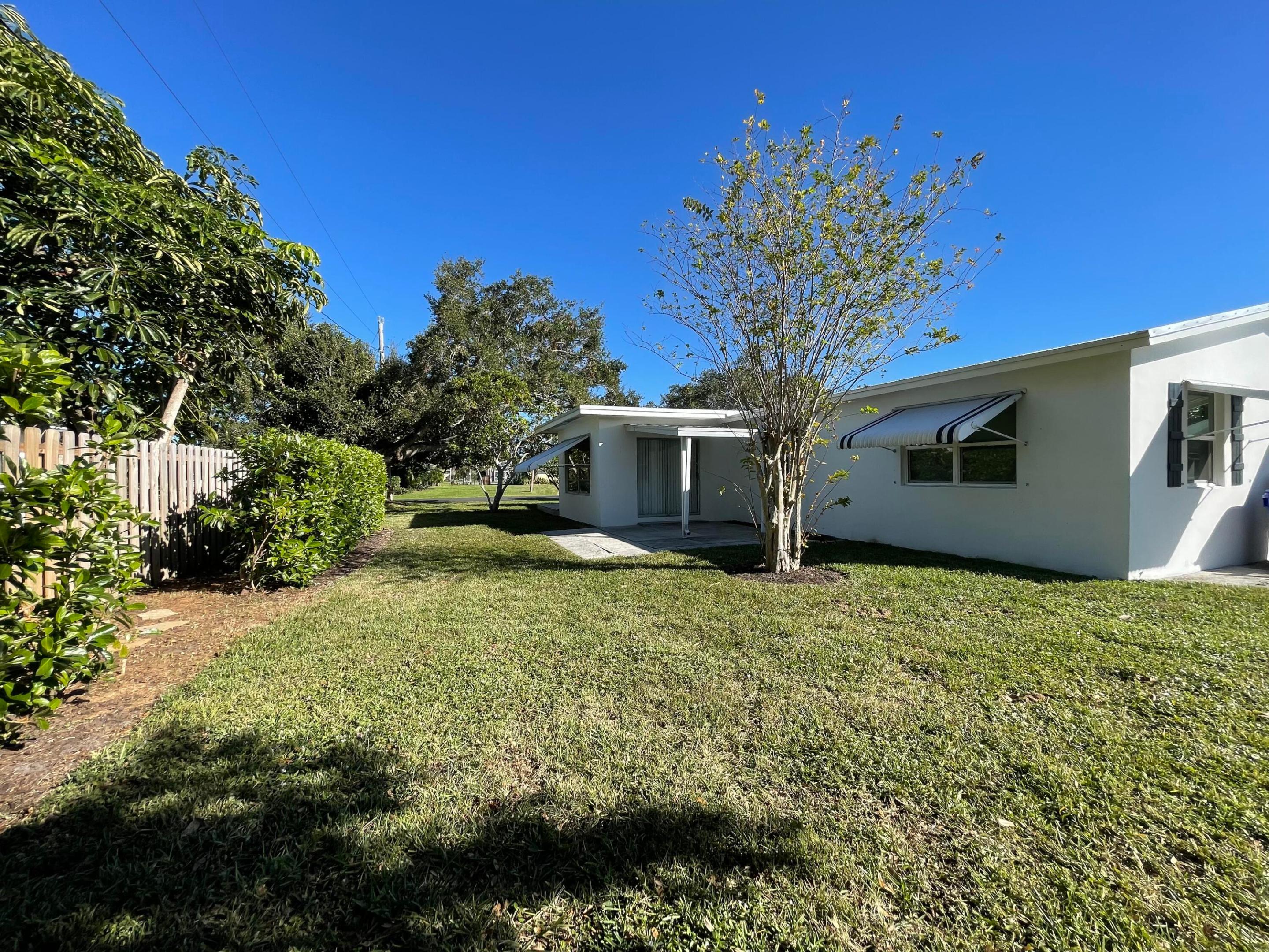 VERO SHORES UNIT 1 - Residential