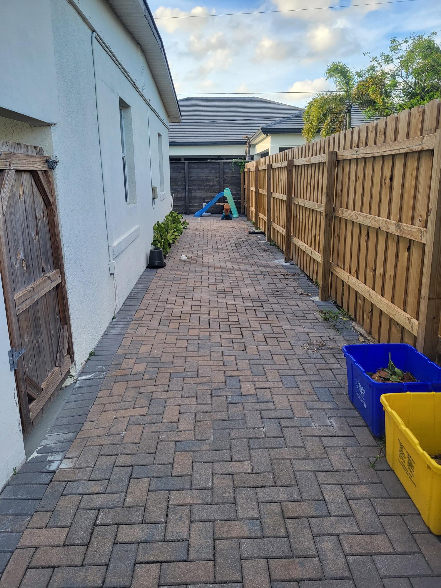 BANDLOW SUB 1ST ADD - Residential Lease