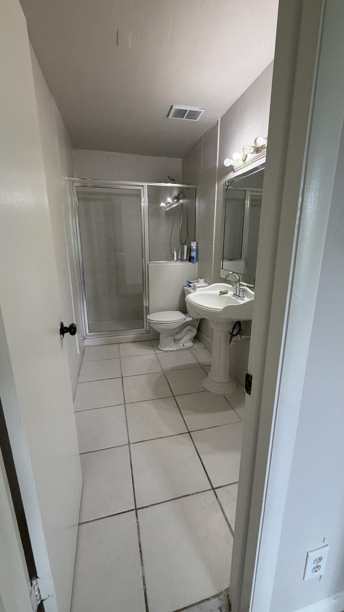 LAKEWOOD ON THE GREEN SEC 2 - Residential
