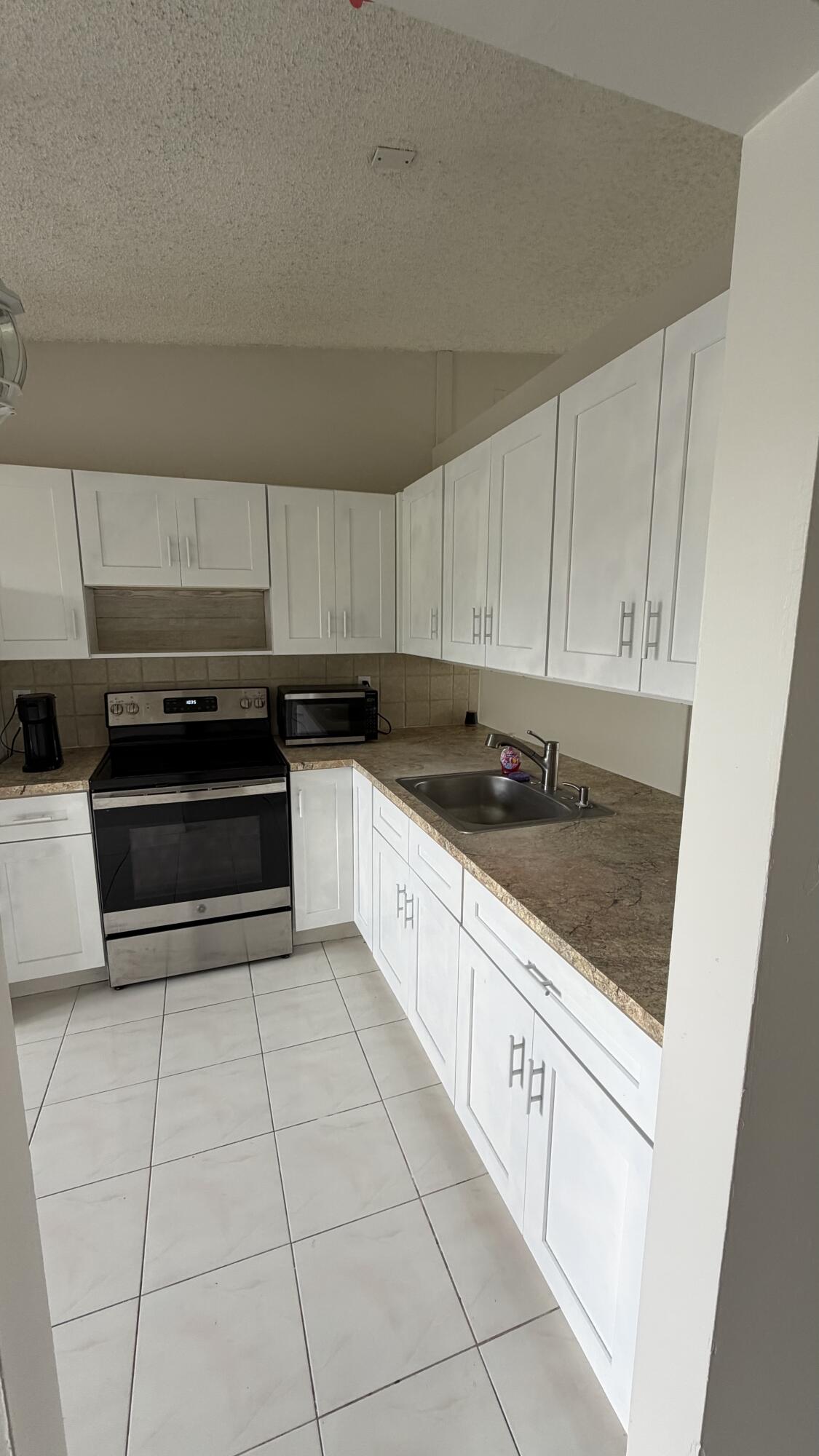 LAKEWOOD ON THE GREEN SEC 2 - Residential