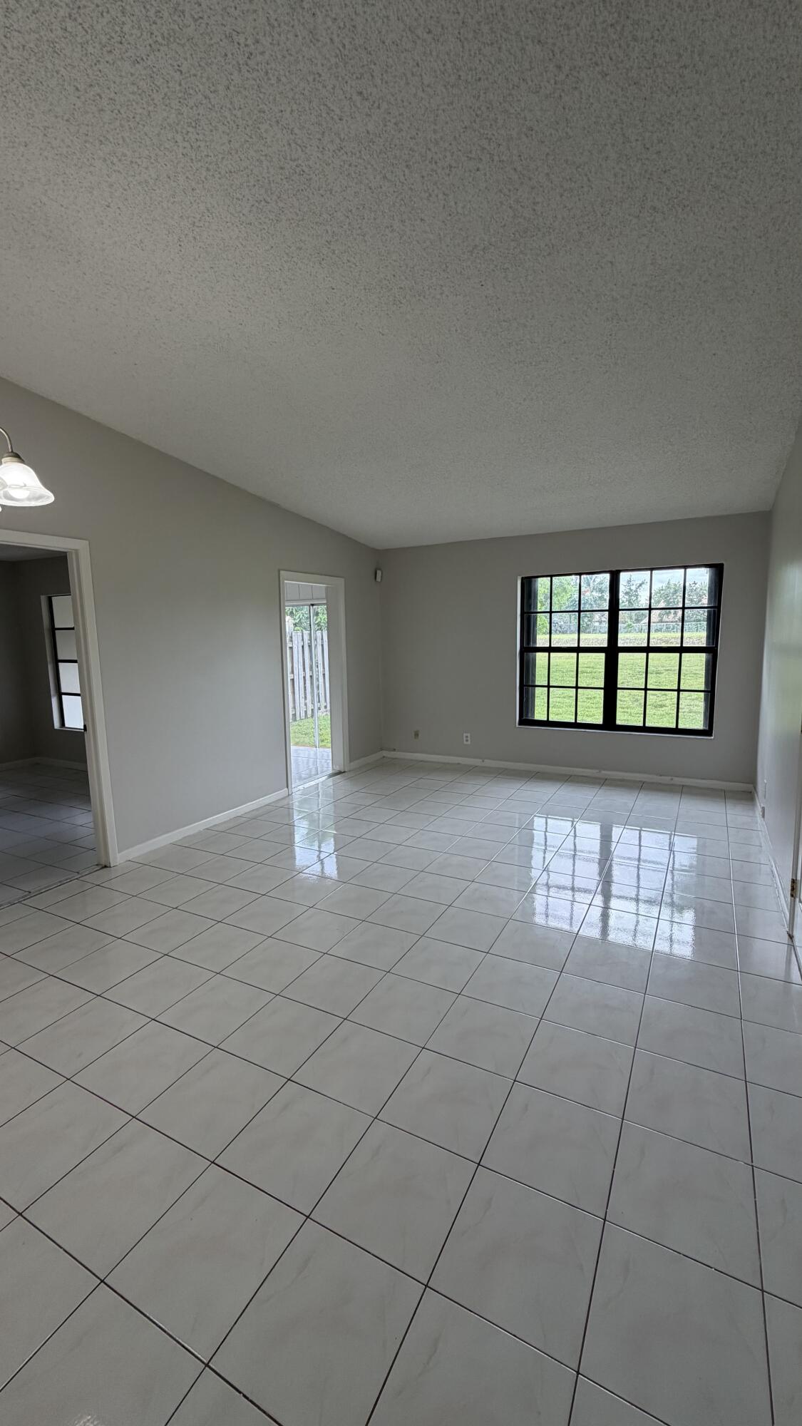 LAKEWOOD ON THE GREEN SEC 2 - Residential
