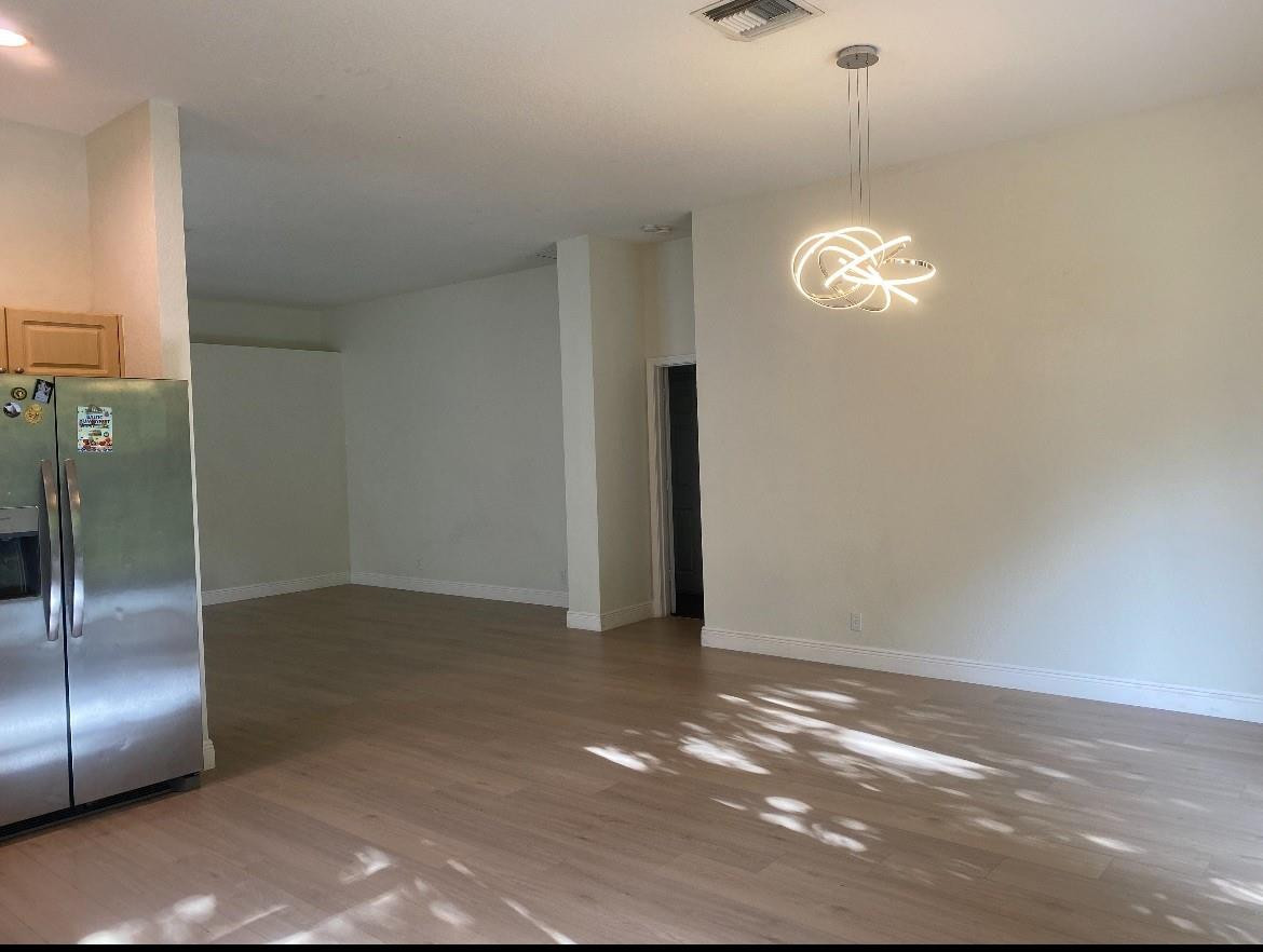 PARKSIDE ESTATES - Residential Lease