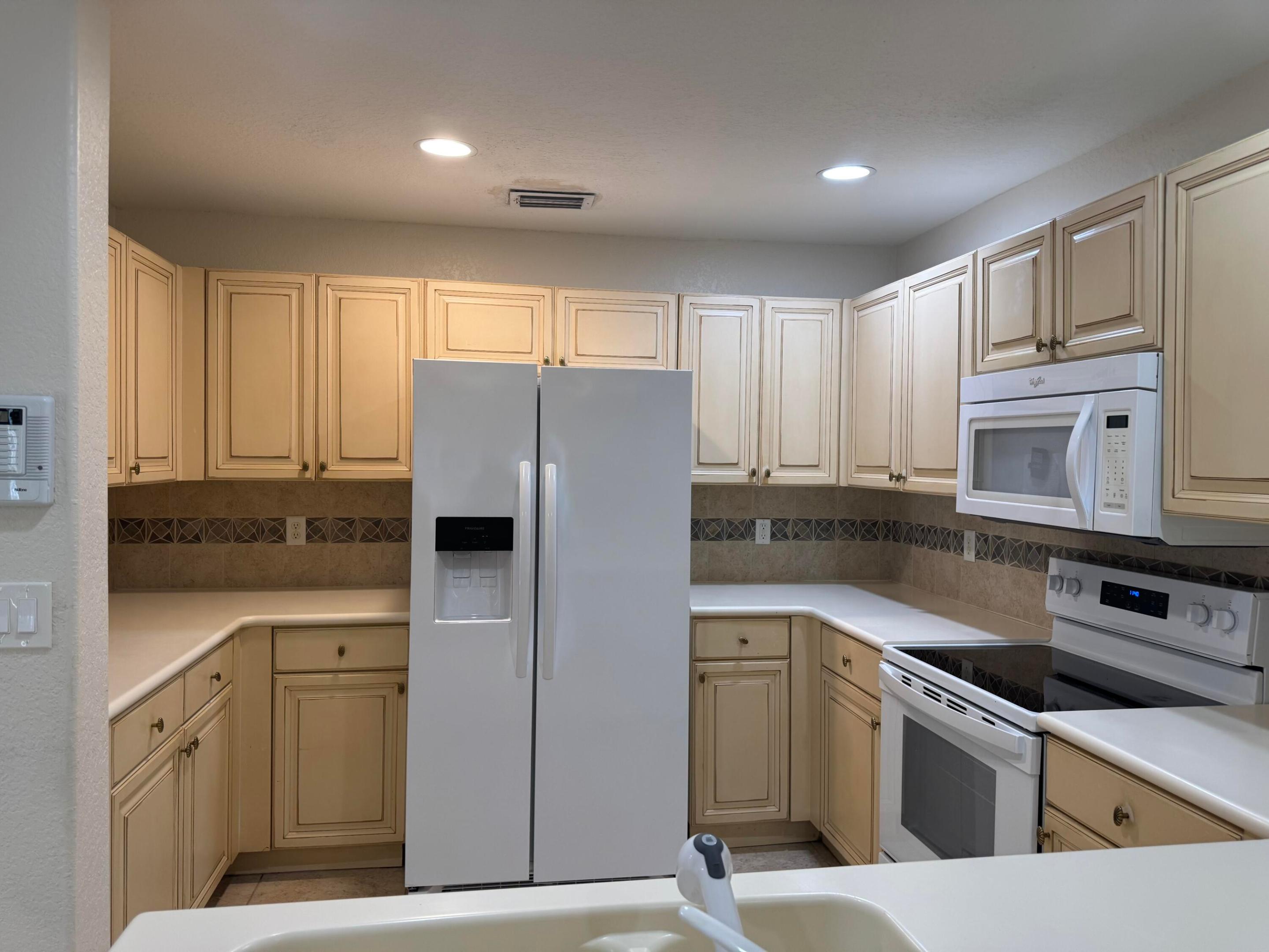 LIBERTY BAY - Residential Lease