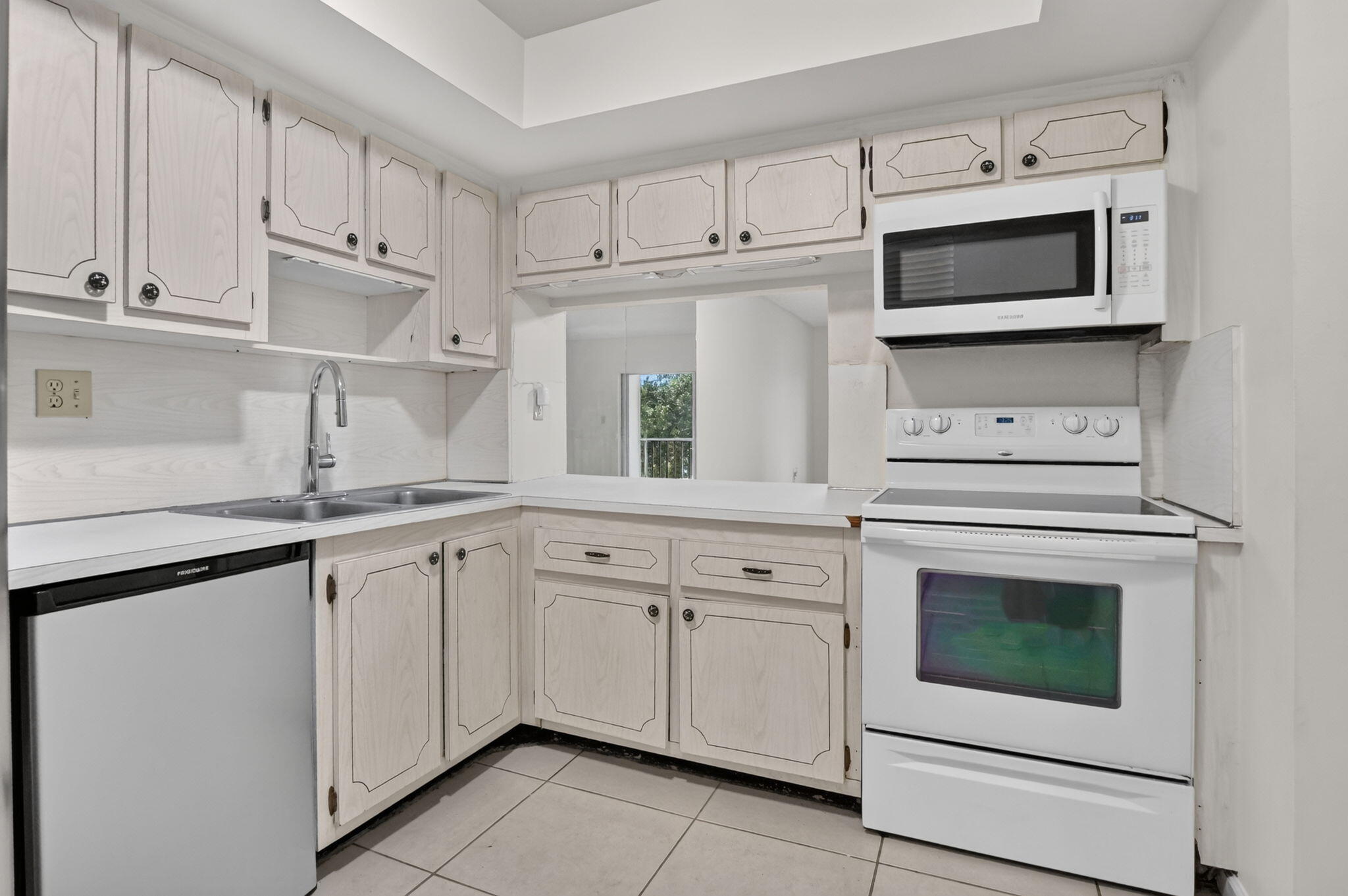 SANDALFOOT SOUTH TWO CONDO OR2089P775 - Residential