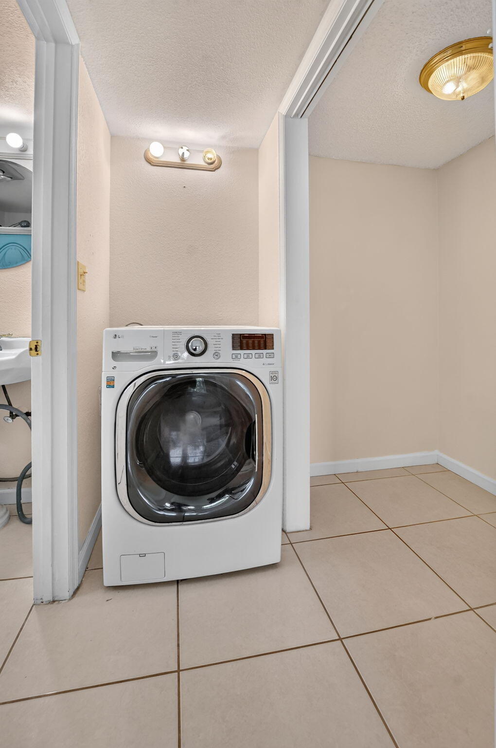 SANDALFOOT SOUTH TWO CONDO OR2089P775 - Residential